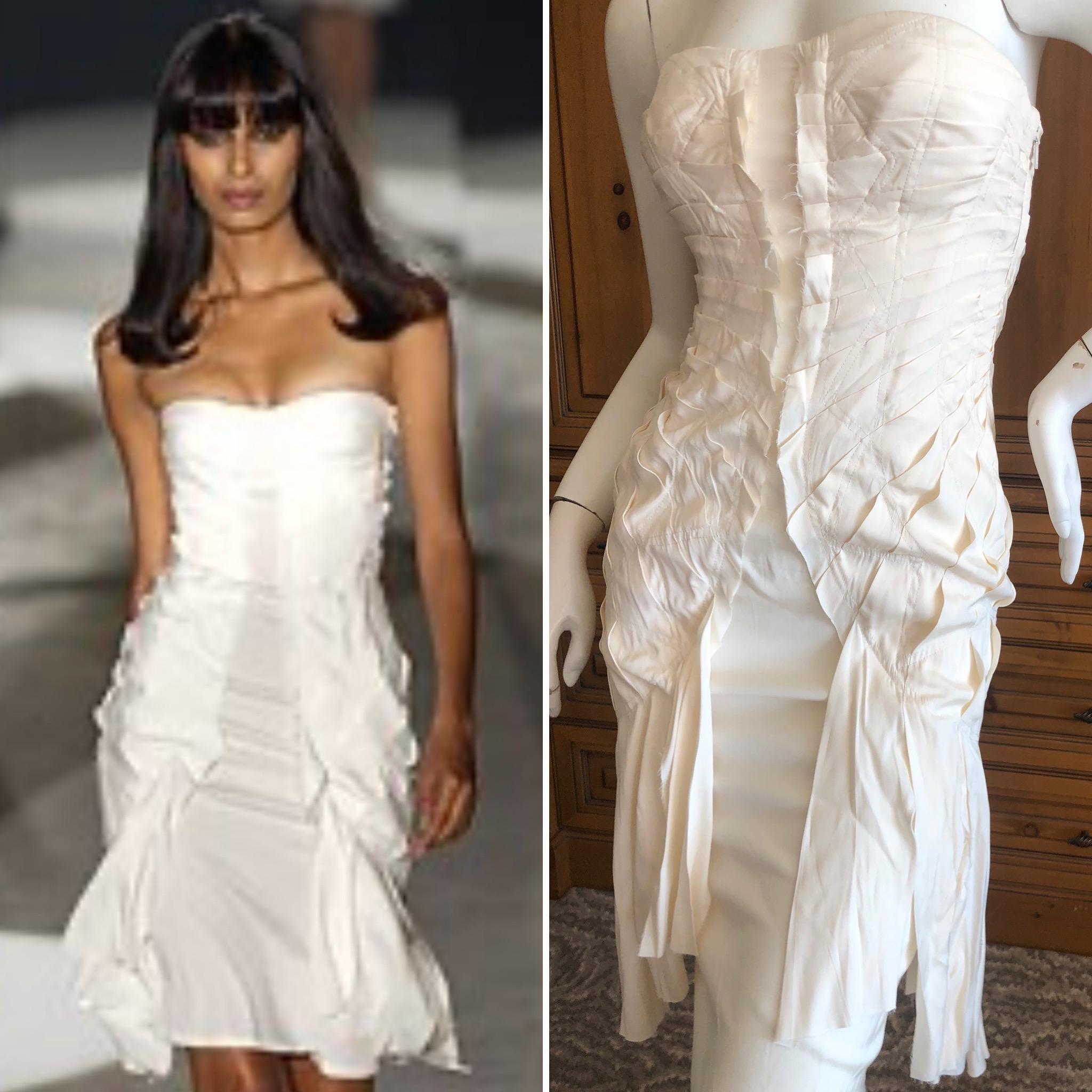 Beige Gucci by Tom Ford Spring 2003 Sexy Strapless Ivory Ribbon Dress For Sale