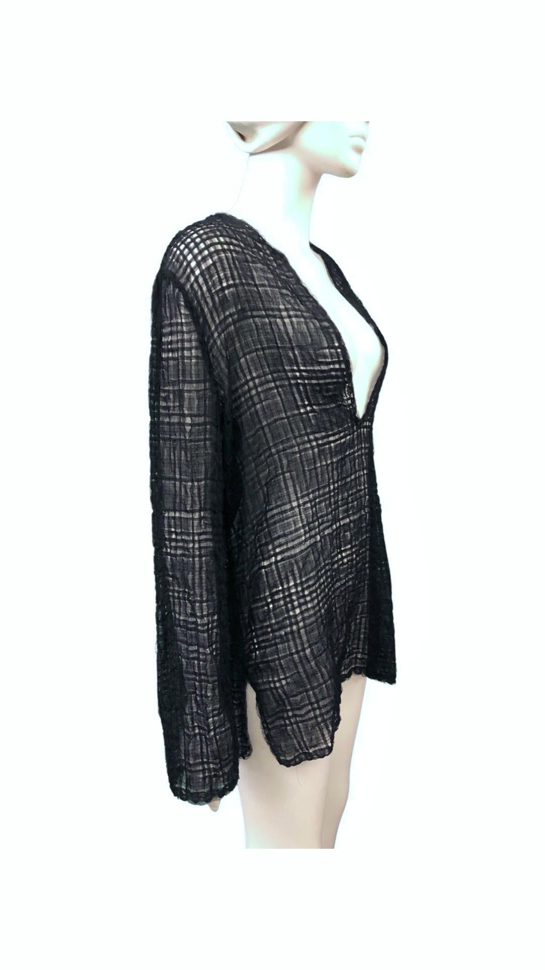 - Gucci by Tom Ford spring/summer 1997 black mesh long sleeves tunic dress. 

- Size L. 

- 100% Nylon. 

