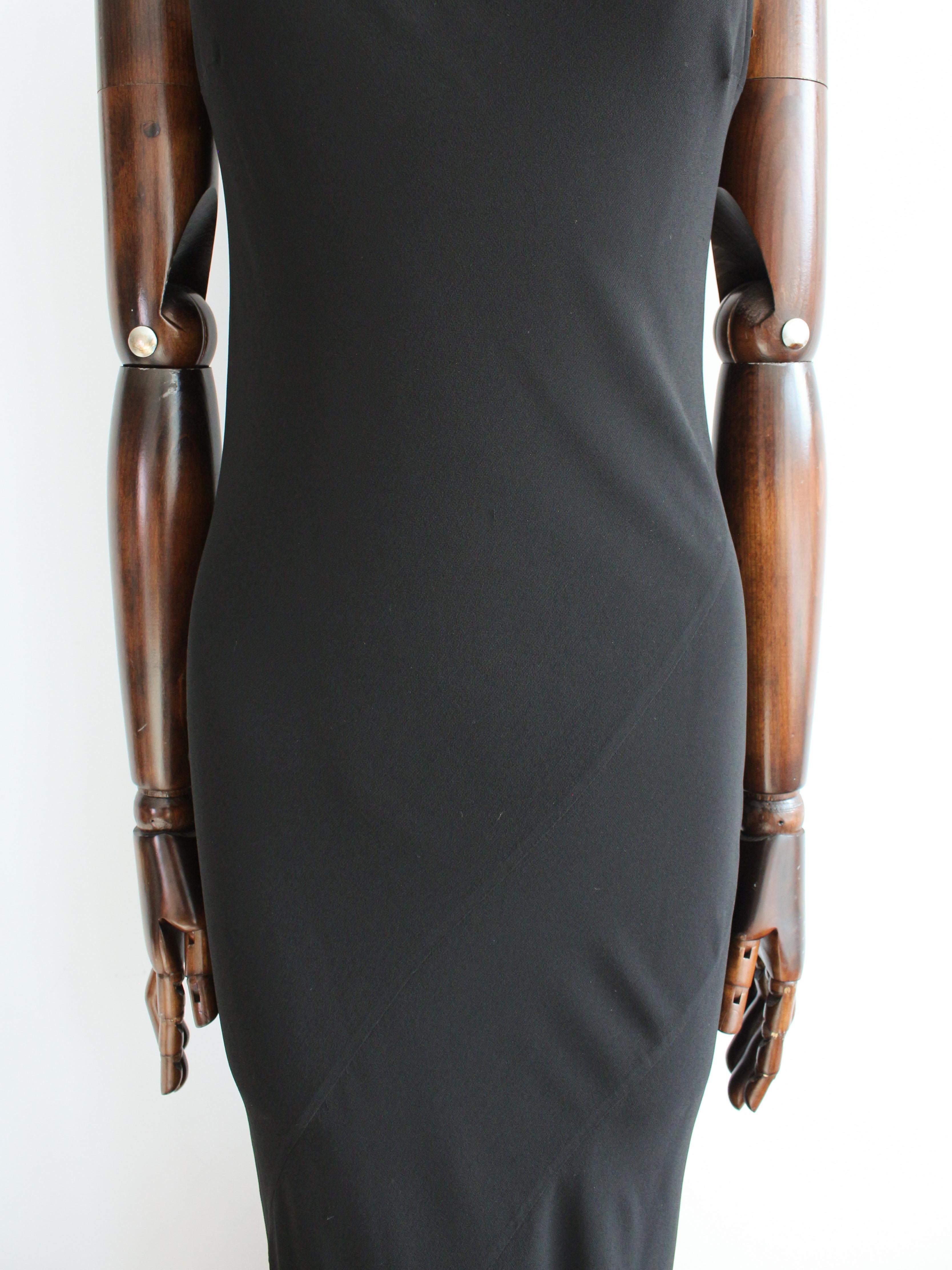 Gucci by Tom Ford Primavera/Verano 1997 Vestido de crepé de seda negro con corte al bies en seda en venta 14
