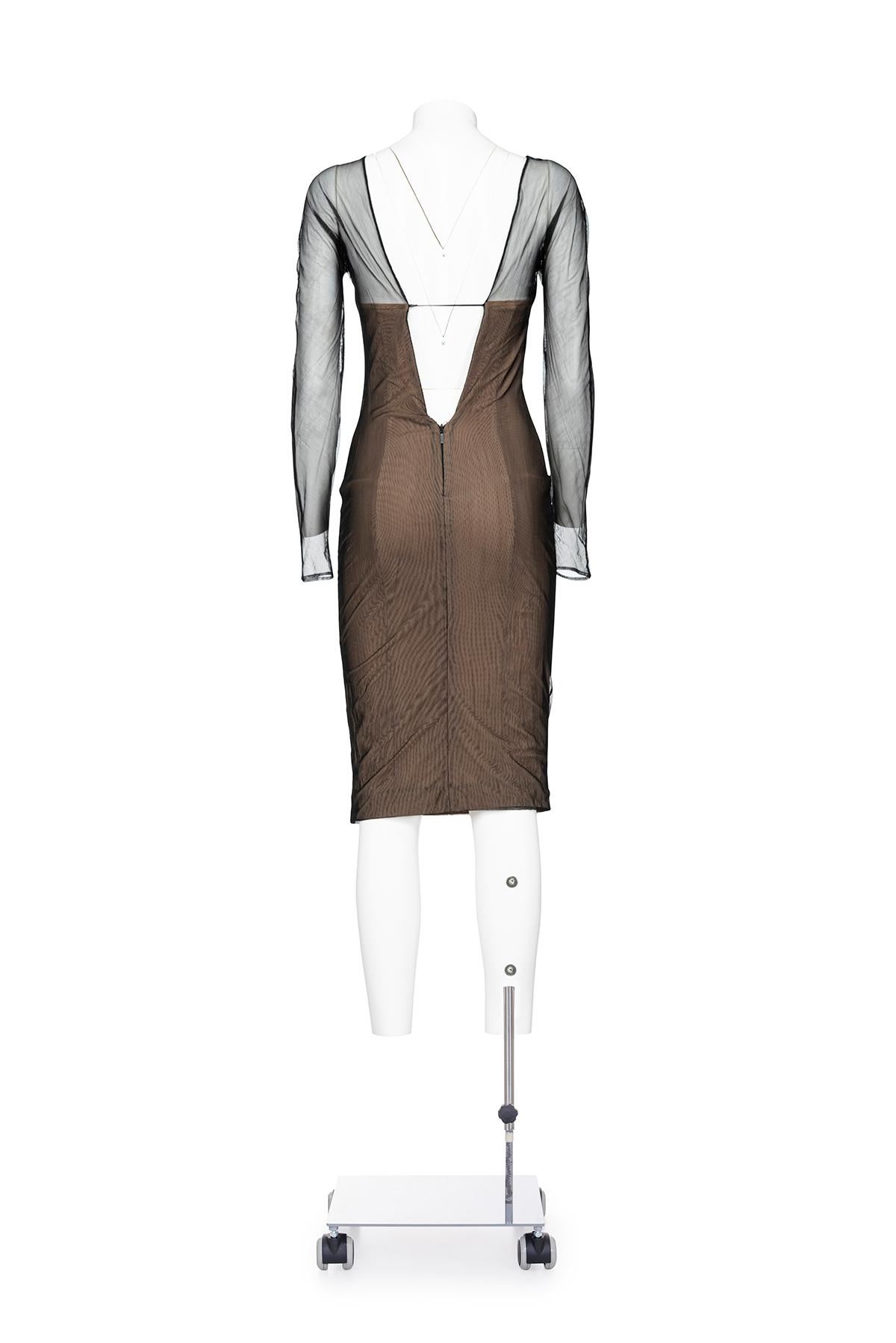 GUCCI BY TOM FORD SS 01 Icónico vestido de malla transparente de manga larga Gray en venta