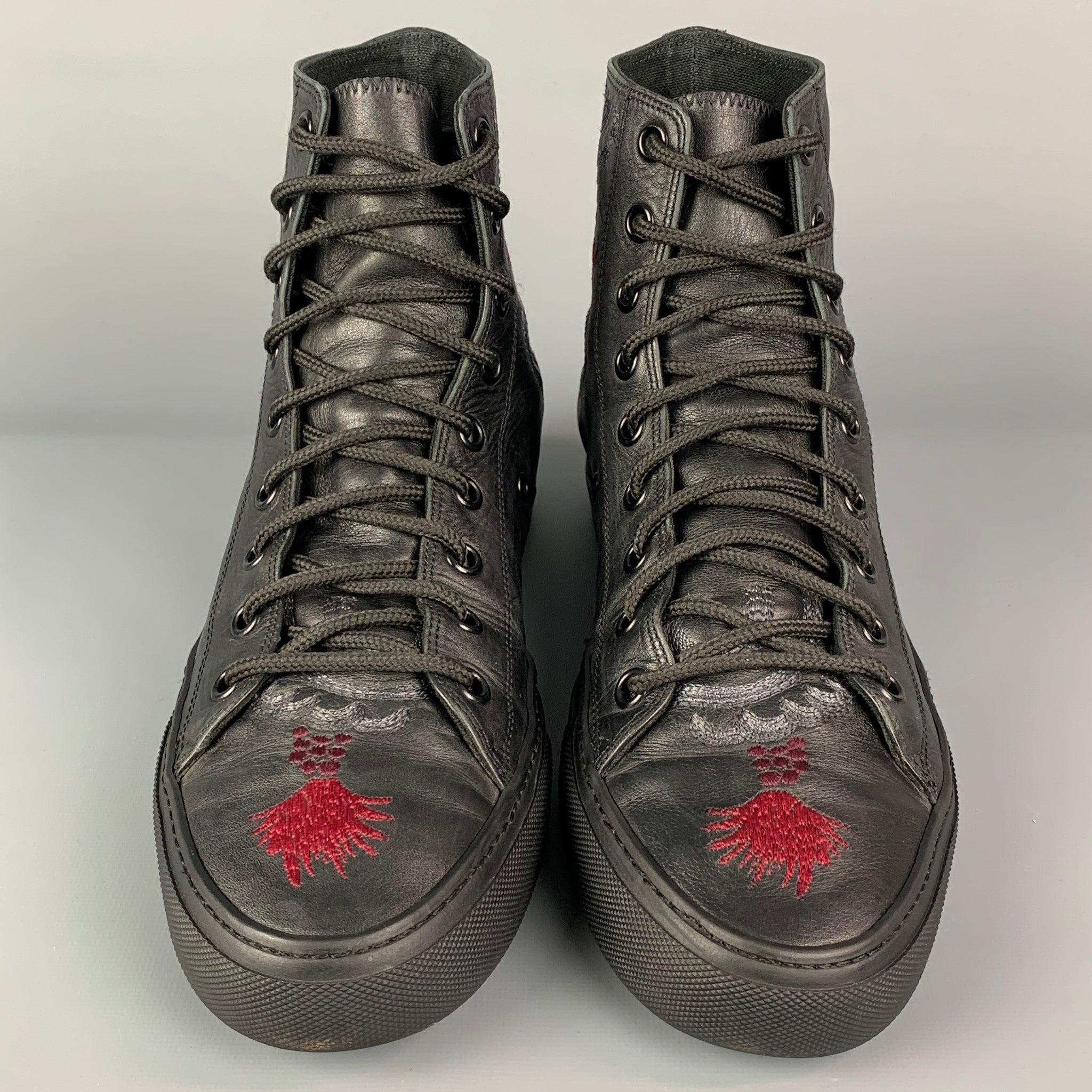 Men's GUCCI by TOM FORD SS 2001 Size 12 Black Dragon Print Leather High Top Sneakers For Sale