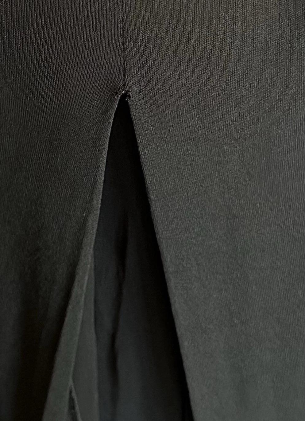 GUCCI by TOM FORD Vintage 2004 Vestido de cuello alto con cuerda de cristal en venta 3