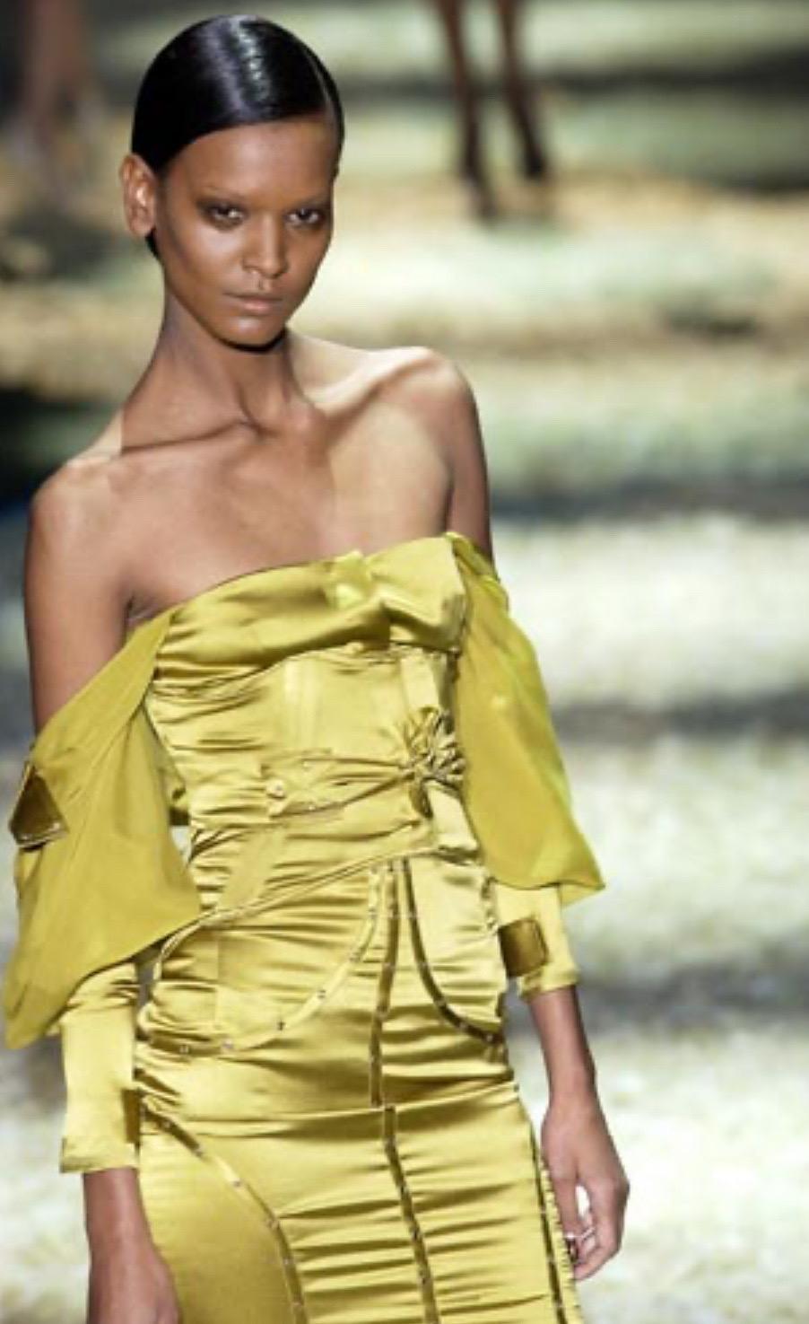 GUCCI by TOM FORD Vintage Runway F/W 2003 Yellow Gold Silk Corset Belt For Sale 1