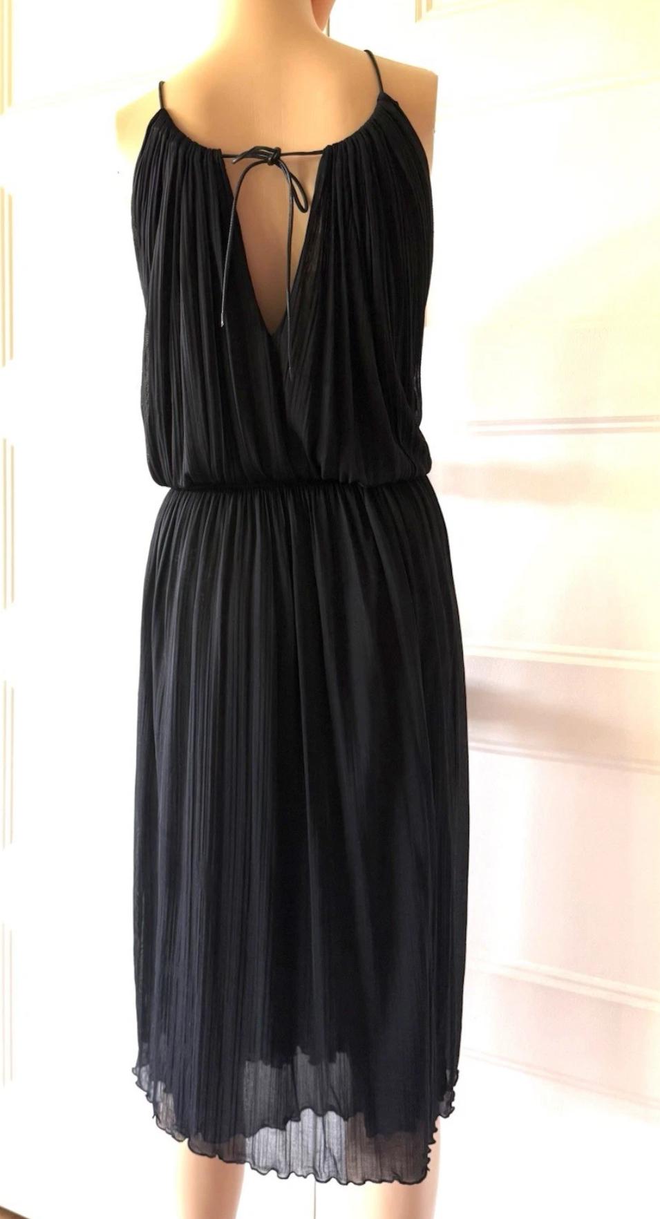 GUCCI by TOM FORD Vintage S/S 2000 Vestido drapeado de cuello alto con lazos de cuero 42 Negro en venta