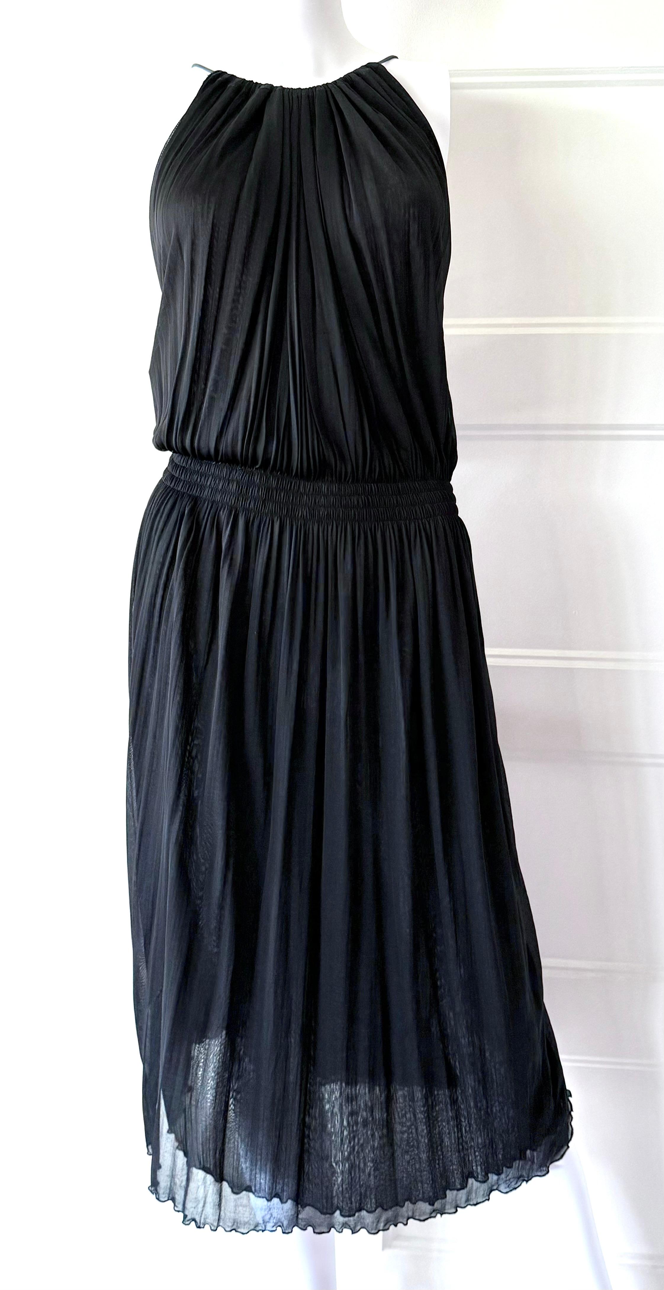 Noir GUCCI par TOM FORD - Vintage S/S 2000 - Robe à col bénitier drapée avec nœuds en cuir 42 en vente