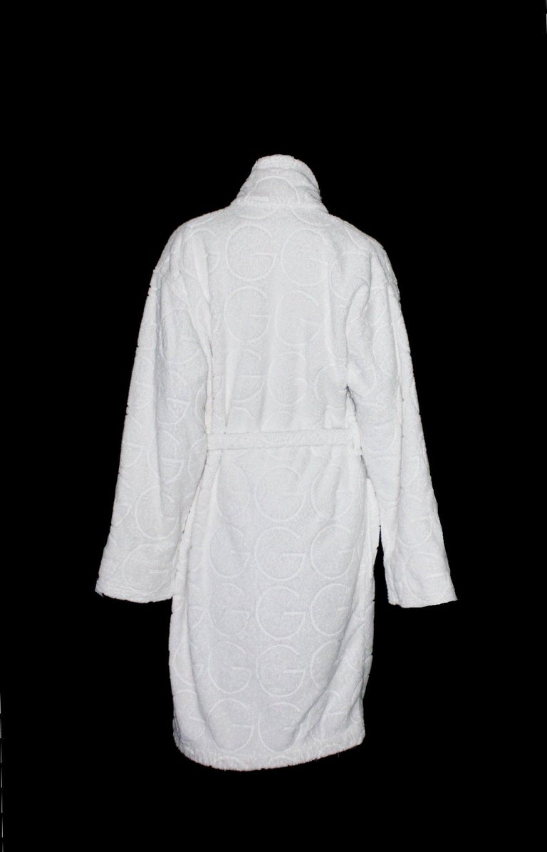 Gucci by Tom Ford White GG Logo Terrycloth Terry Bathrobe Coat For Sale at 1stdibs