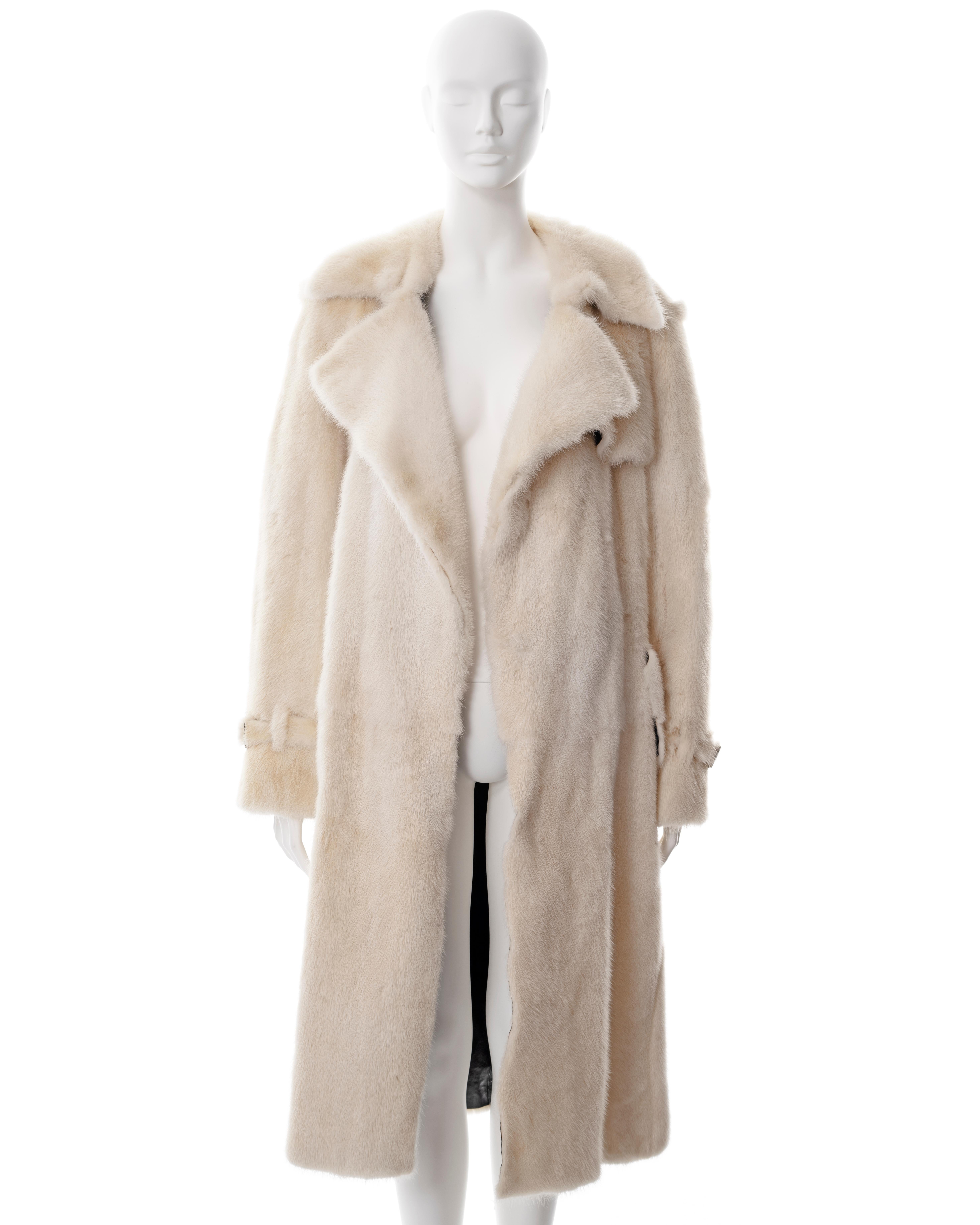 Weißer Trenchcoat aus Nerzpelz von Gucci by Tom Ford, H/W 1998 Damen im Angebot