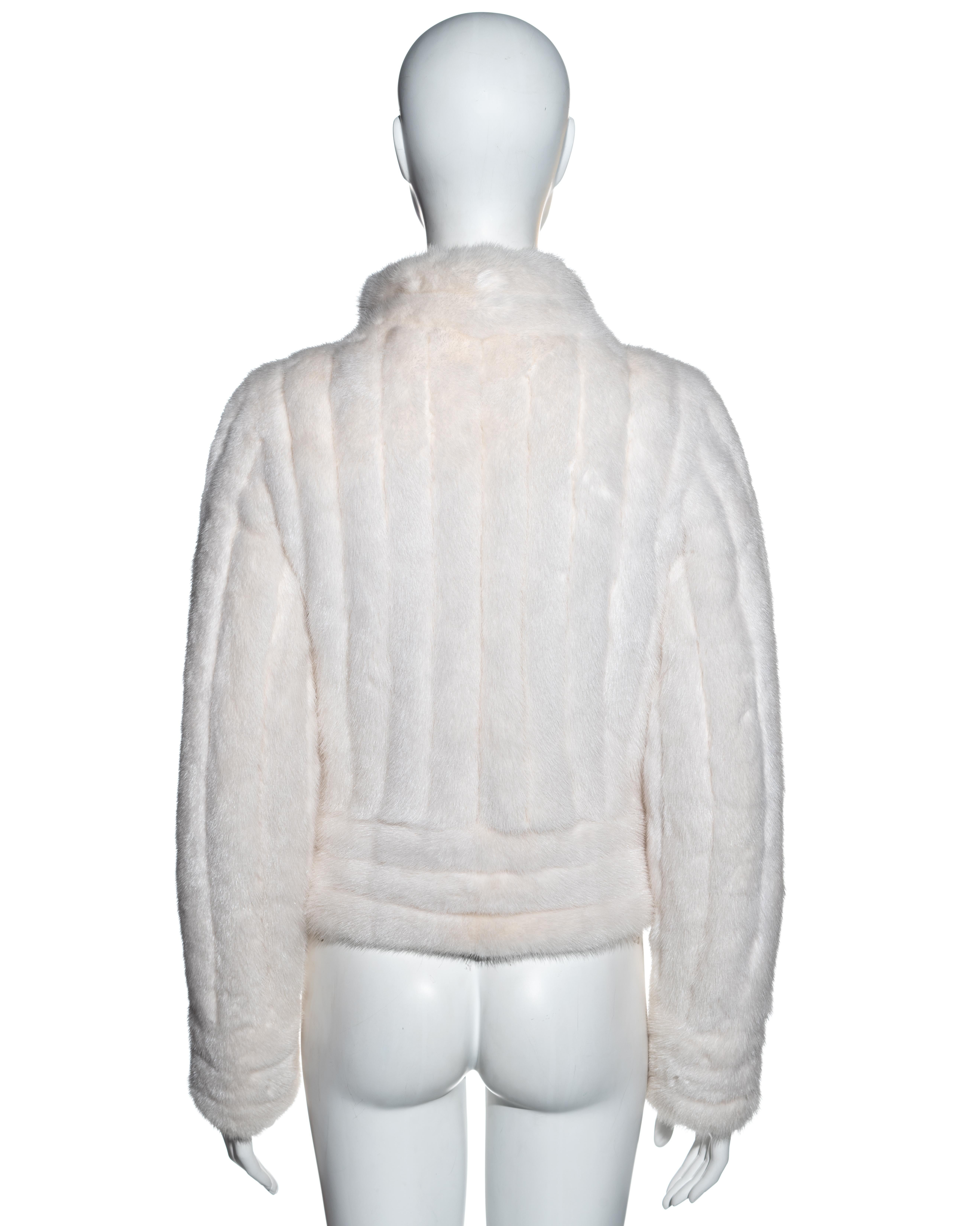 Gucci by Tom Ford white quilted mink fur jacket, fw 2000 In Good Condition For Sale In London, GB