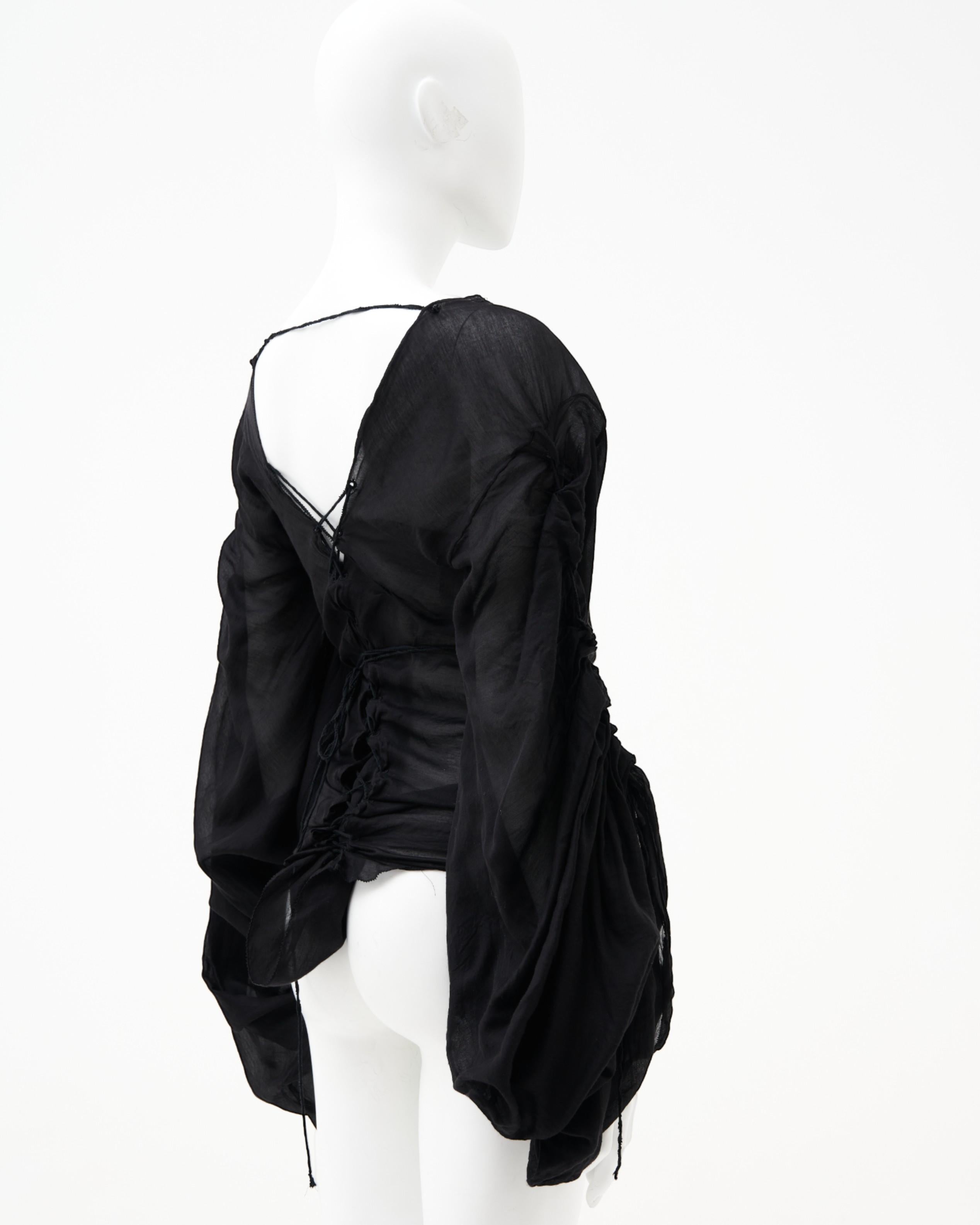 Gucci de Tom Ford	F/W 2002 Bondage Semitransparente Top Negro en venta 1