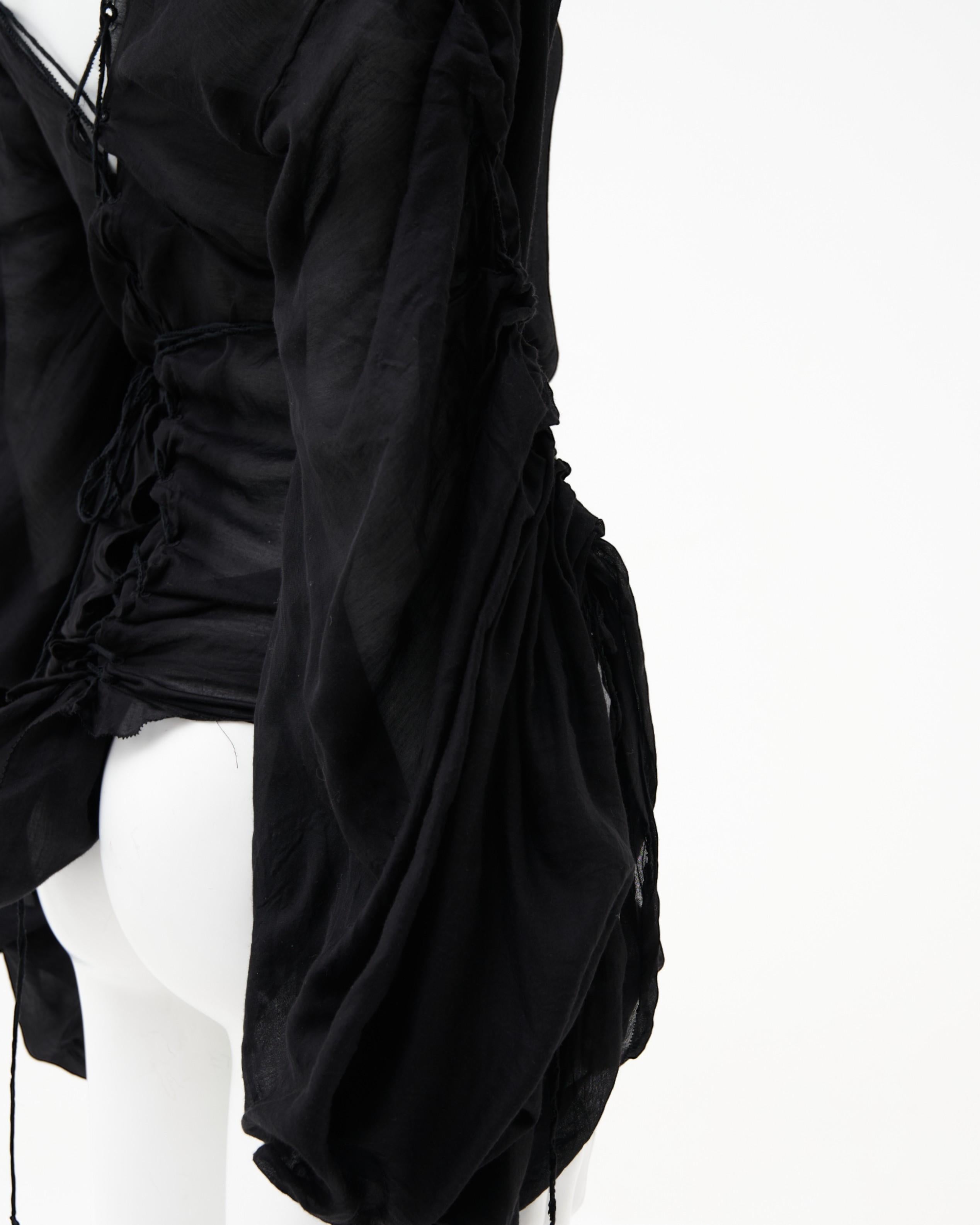 Gucci de Tom Ford	F/W 2002 Bondage Semitransparente Top Negro en venta 2