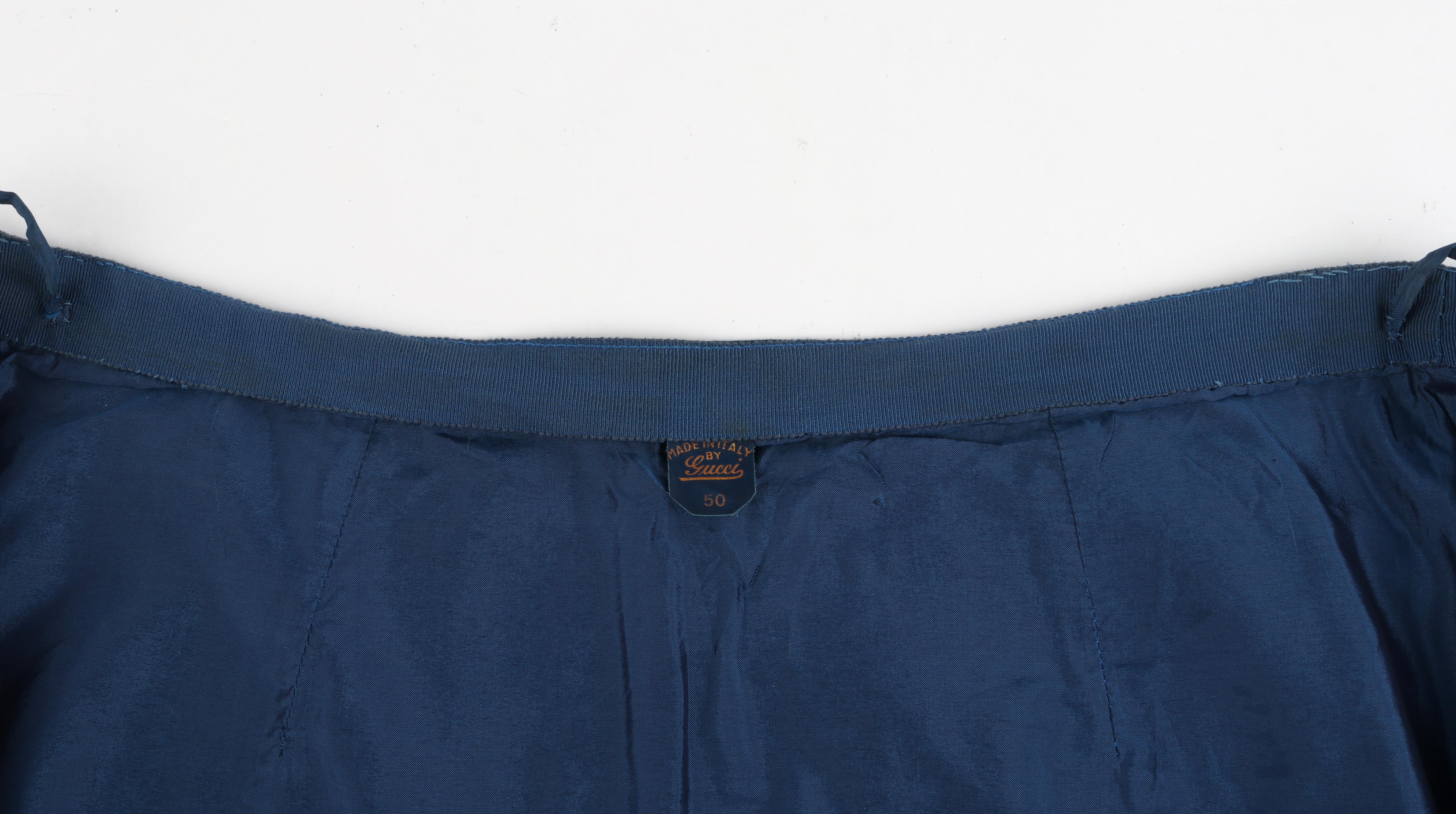 GUCCI c.1970's Dark Blue Suede Gold Chain Belt Pleated A-Line Knee Length Skirt For Sale 10