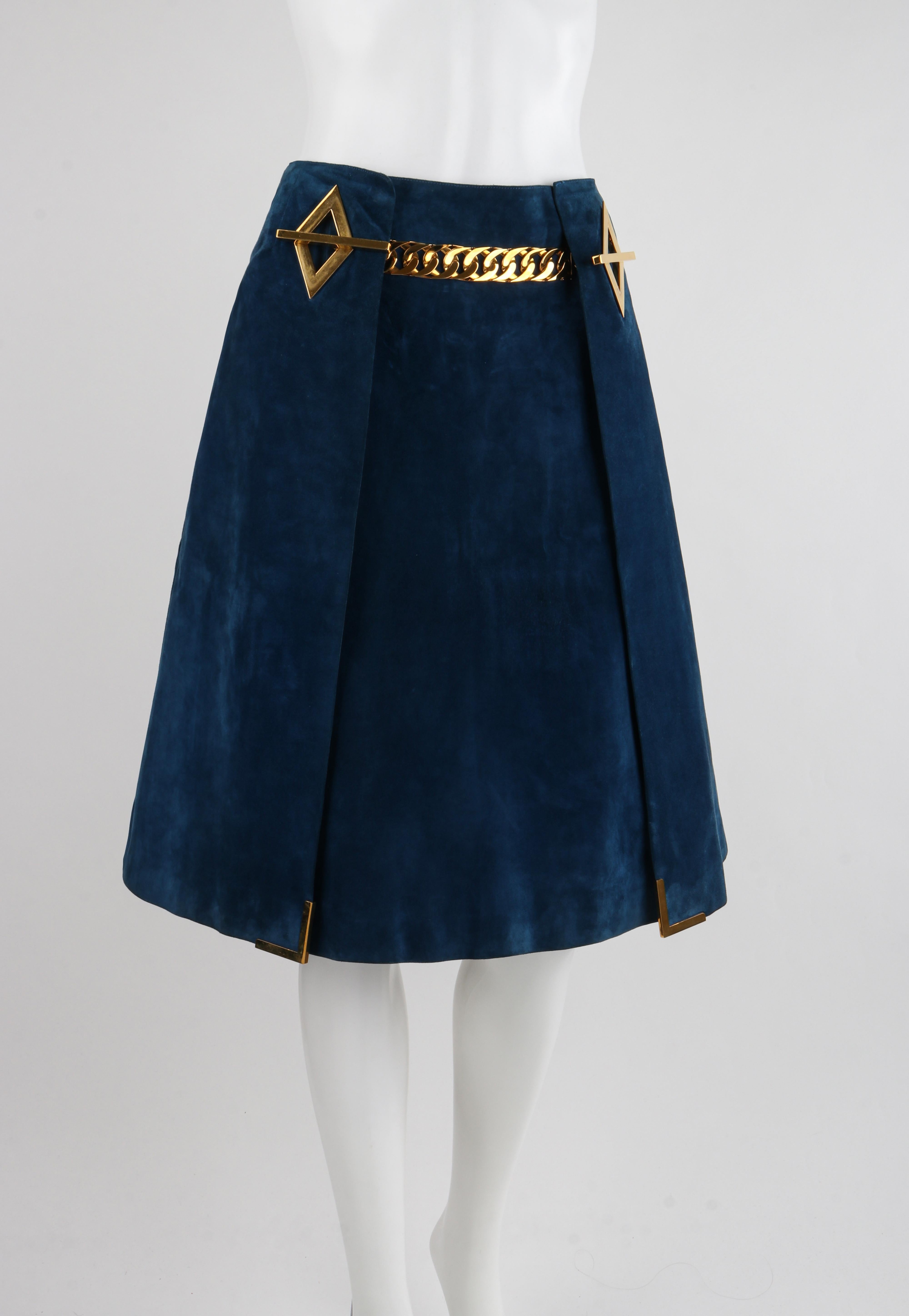GUCCI c.1970's Dark Blue Suede Gold Chain Belt Pleated A-Line Knee Length Skirt In Good Condition For Sale In Thiensville, WI
