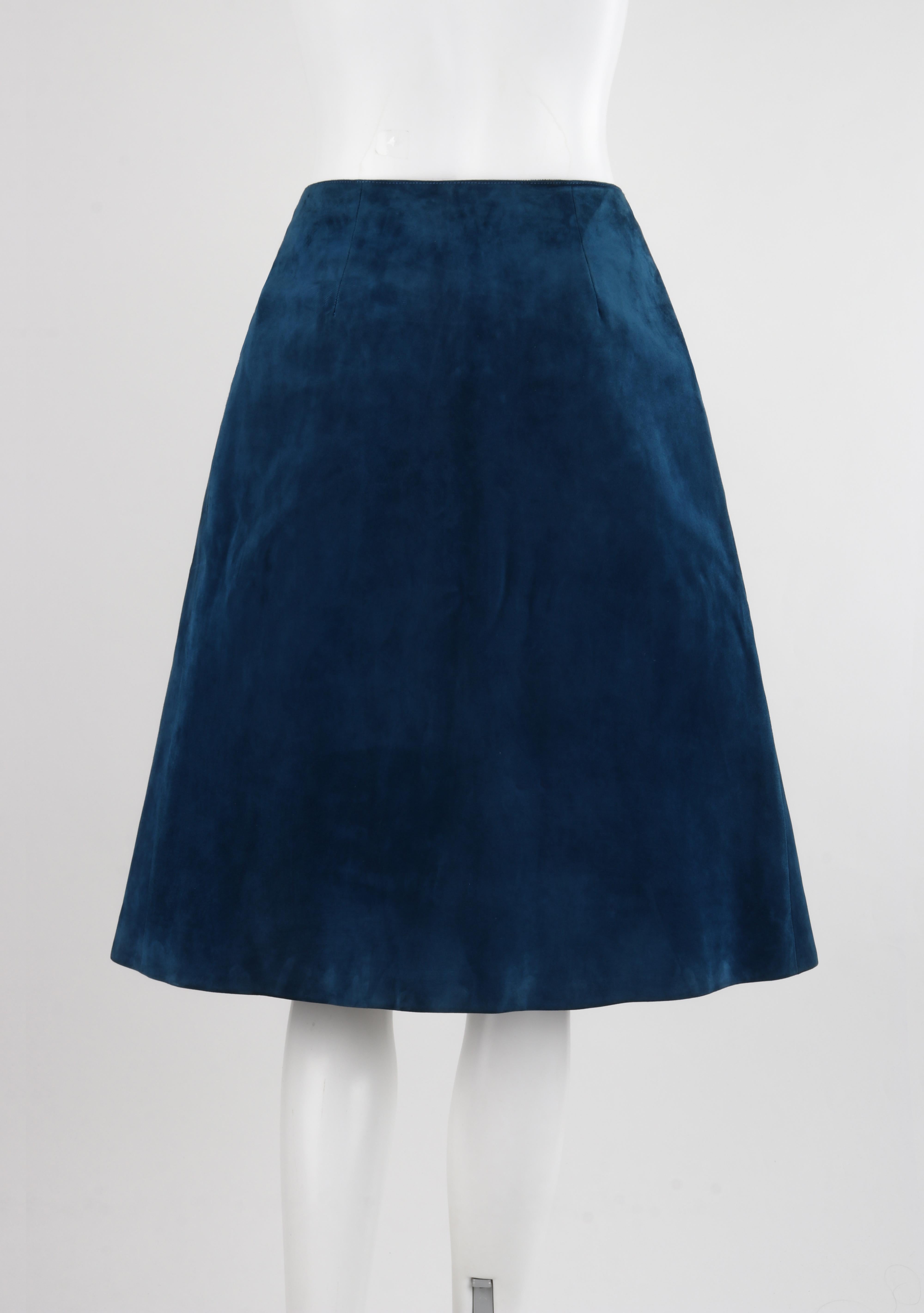GUCCI c.1970's Dark Blue Suede Gold Chain Belt Pleated A-Line Knee Length Skirt For Sale 1