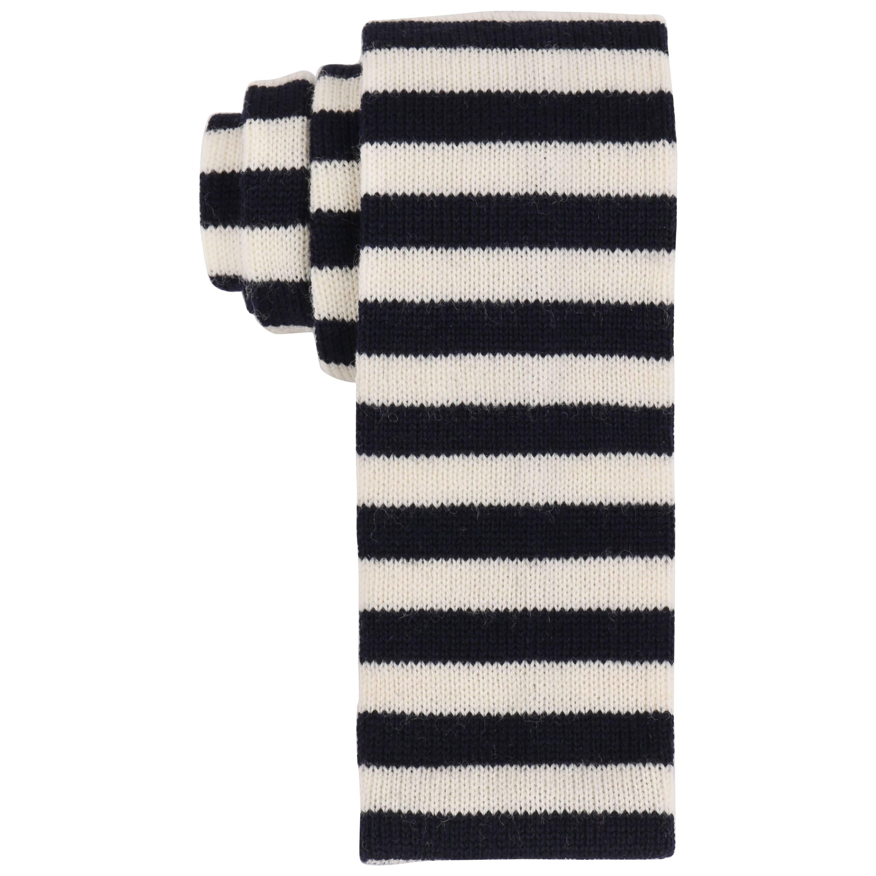 GUCCI c.1980
s Navy Blue 
Off White Striped Wool Knit Necktie Tie NOS