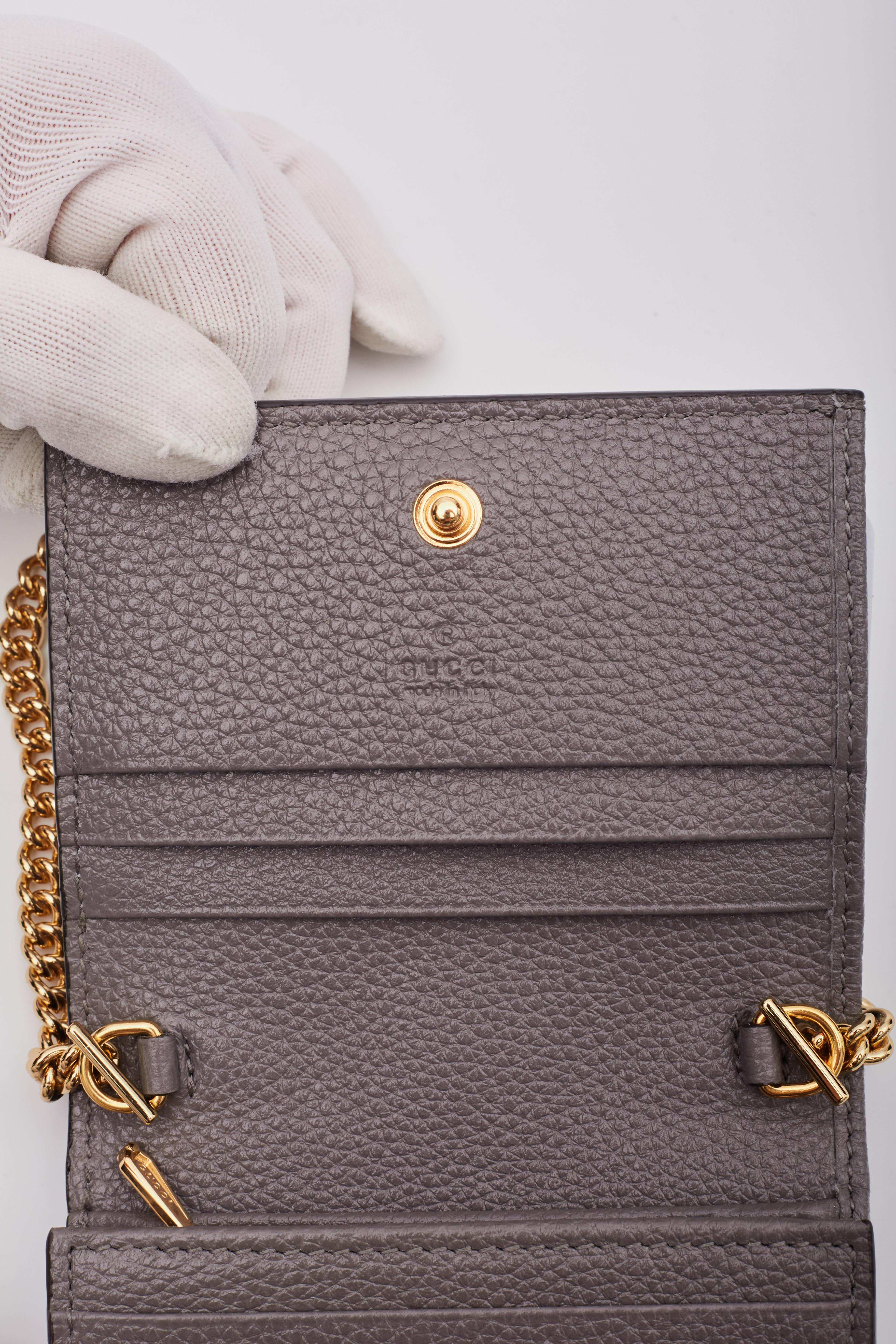 Gucci Calfskin Dusty Grey Zumi Chain Card Case Wallet For Sale 4