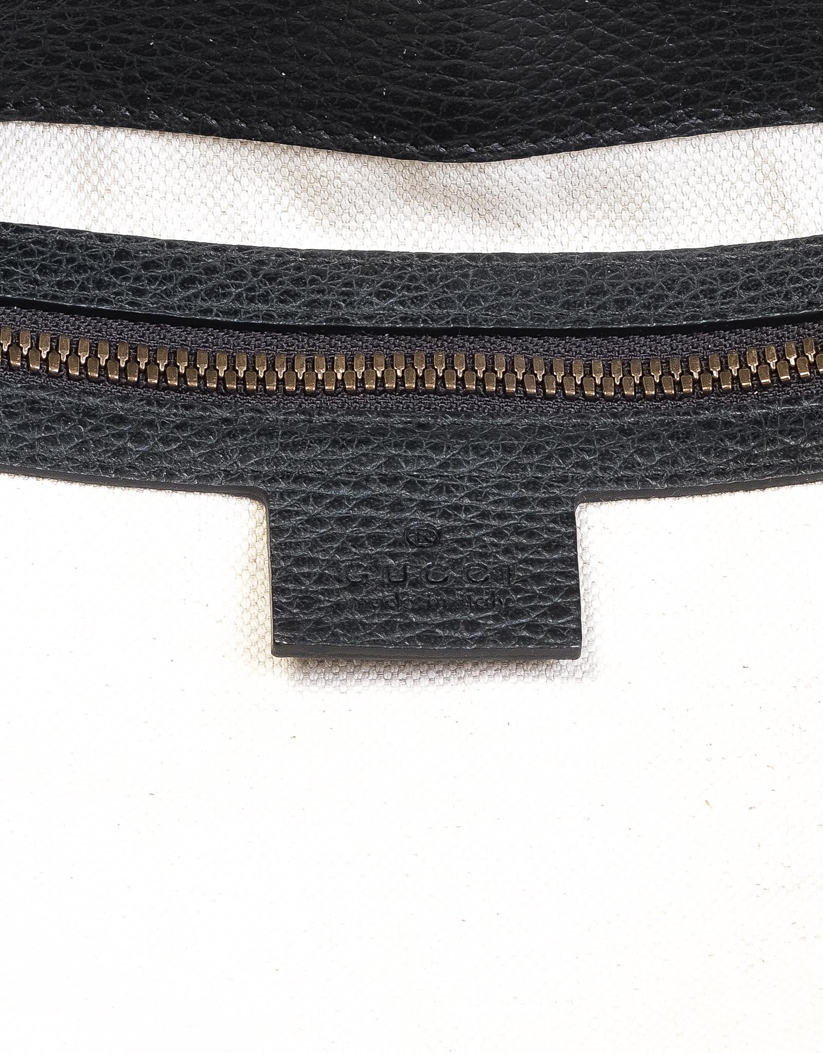 Gucci Calfskin GG Marmont Messenger Bag Black In Excellent Condition For Sale In Montreal, Quebec