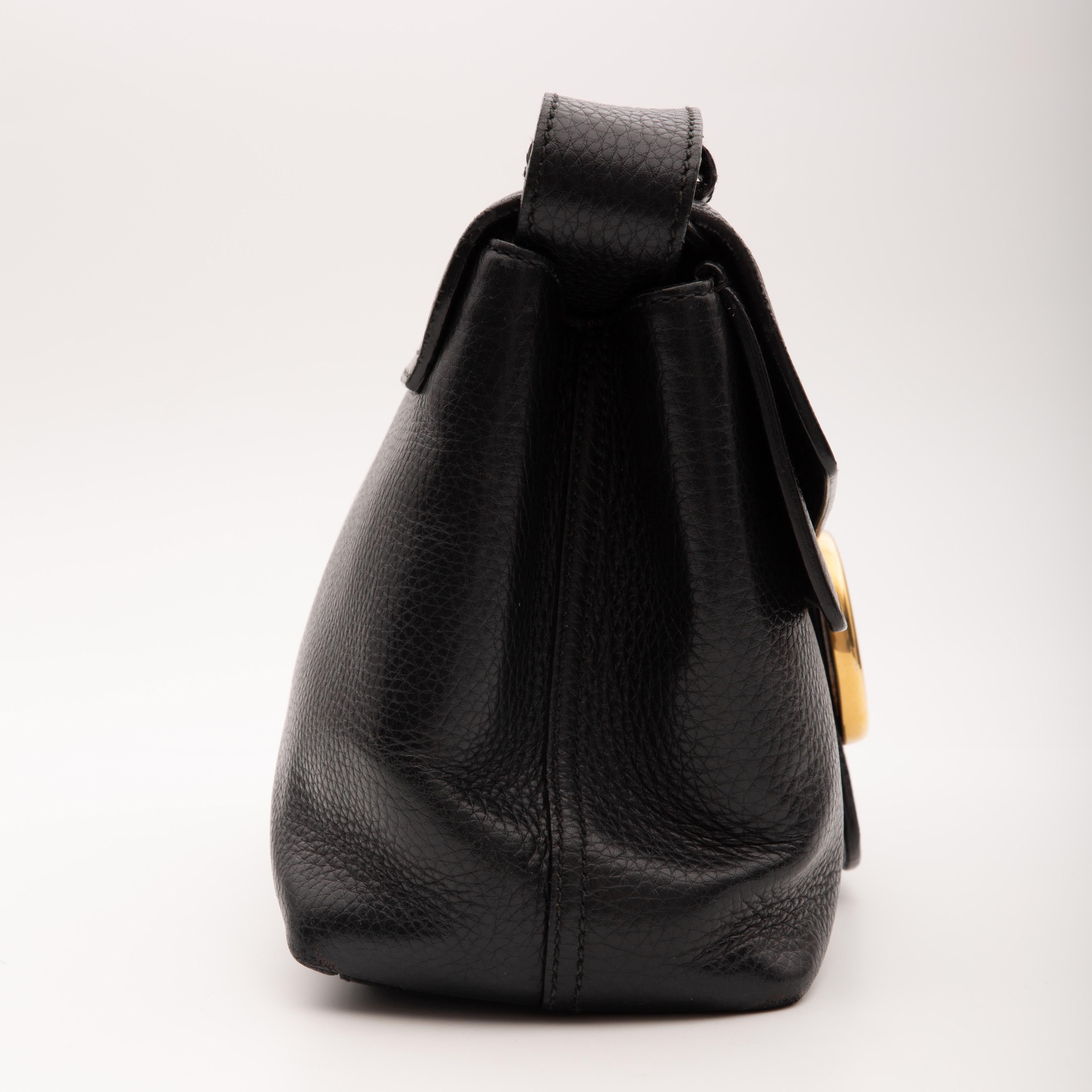 Gucci Borsa a tracolla GG Marmont in pelle di vitello nera (401173) In condizioni ottime a Montreal, Quebec
