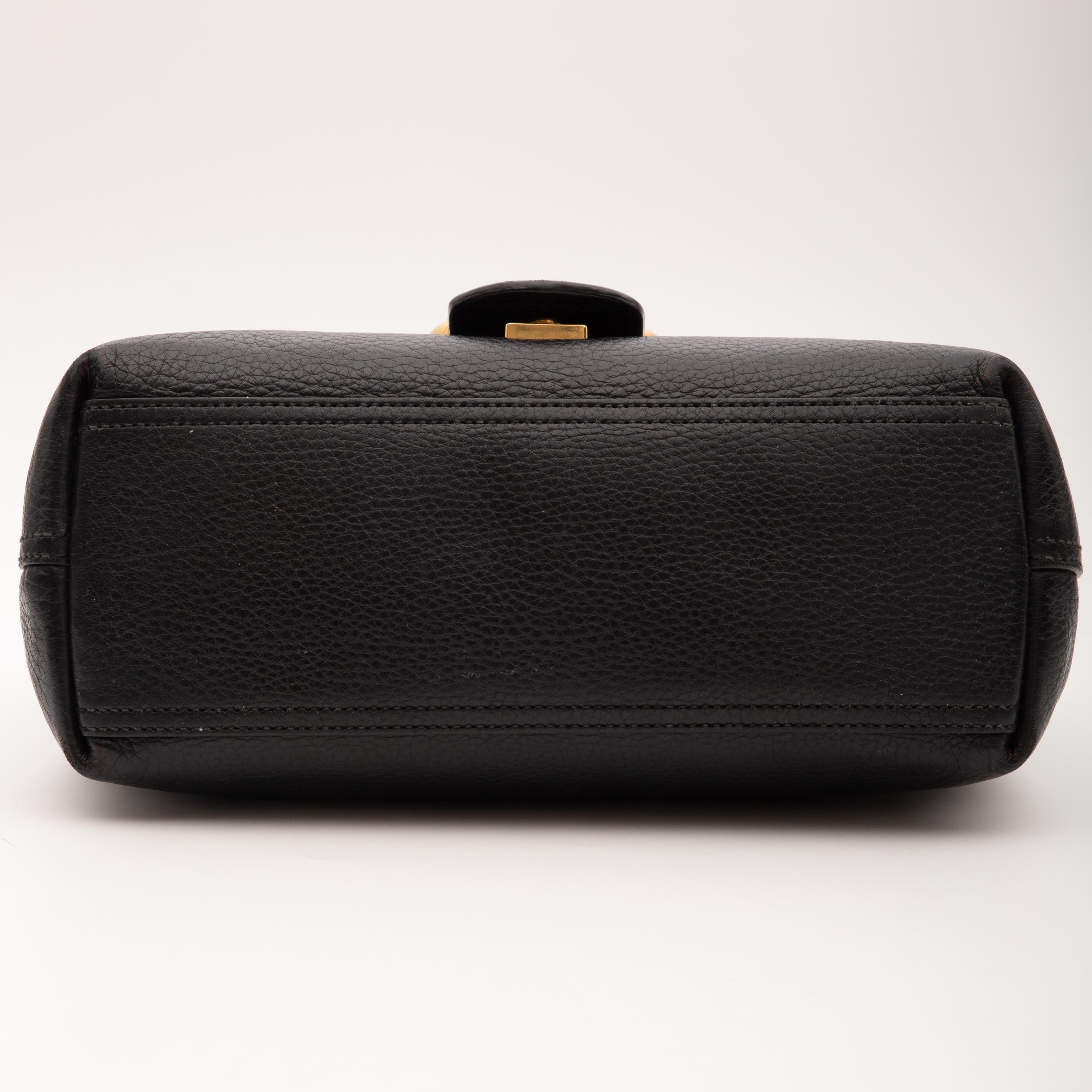 da uomo o donna Gucci Borsa a tracolla GG Marmont in pelle di vitello nera (401173)