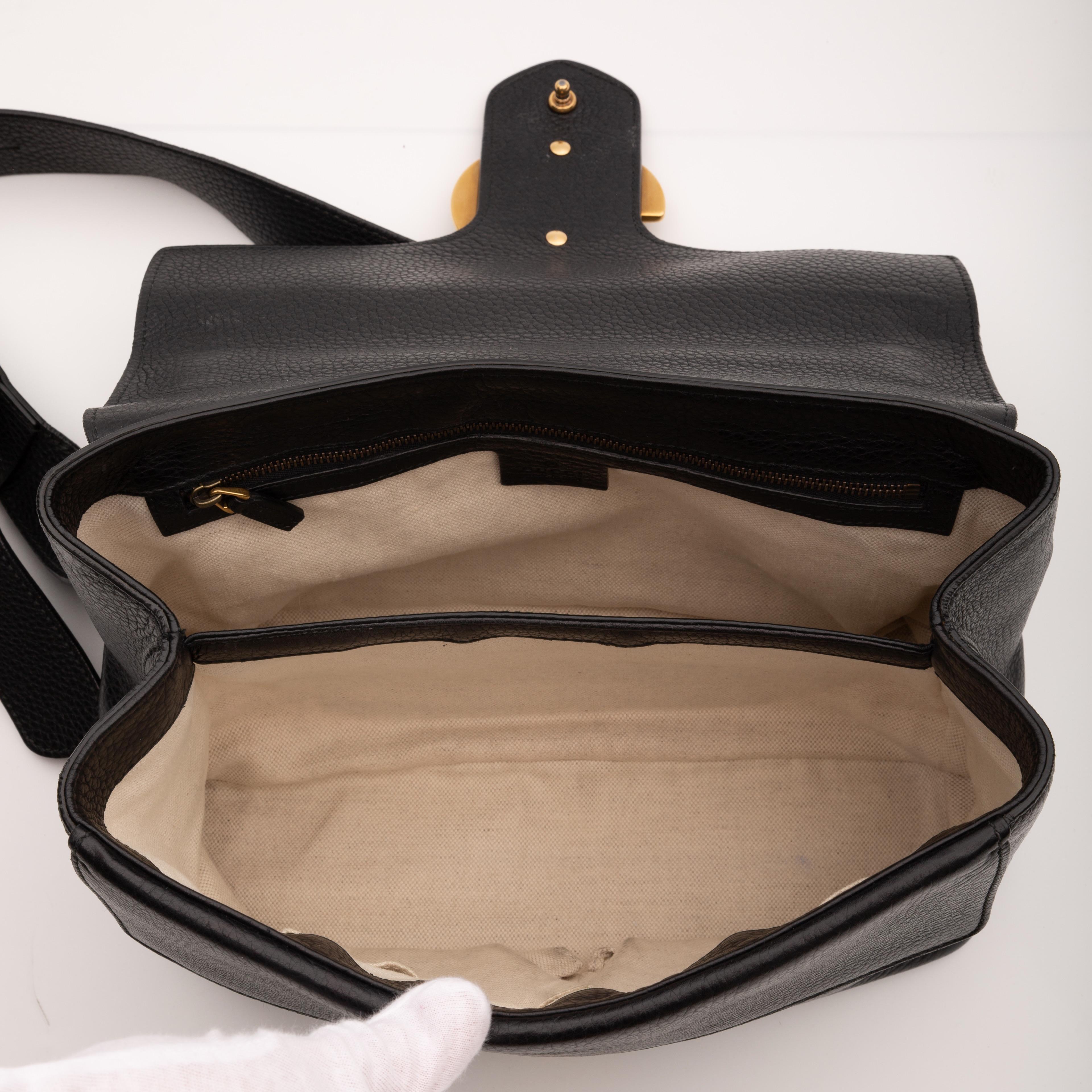 Gucci Borsa a tracolla GG Marmont in pelle di vitello nera (401173) 1