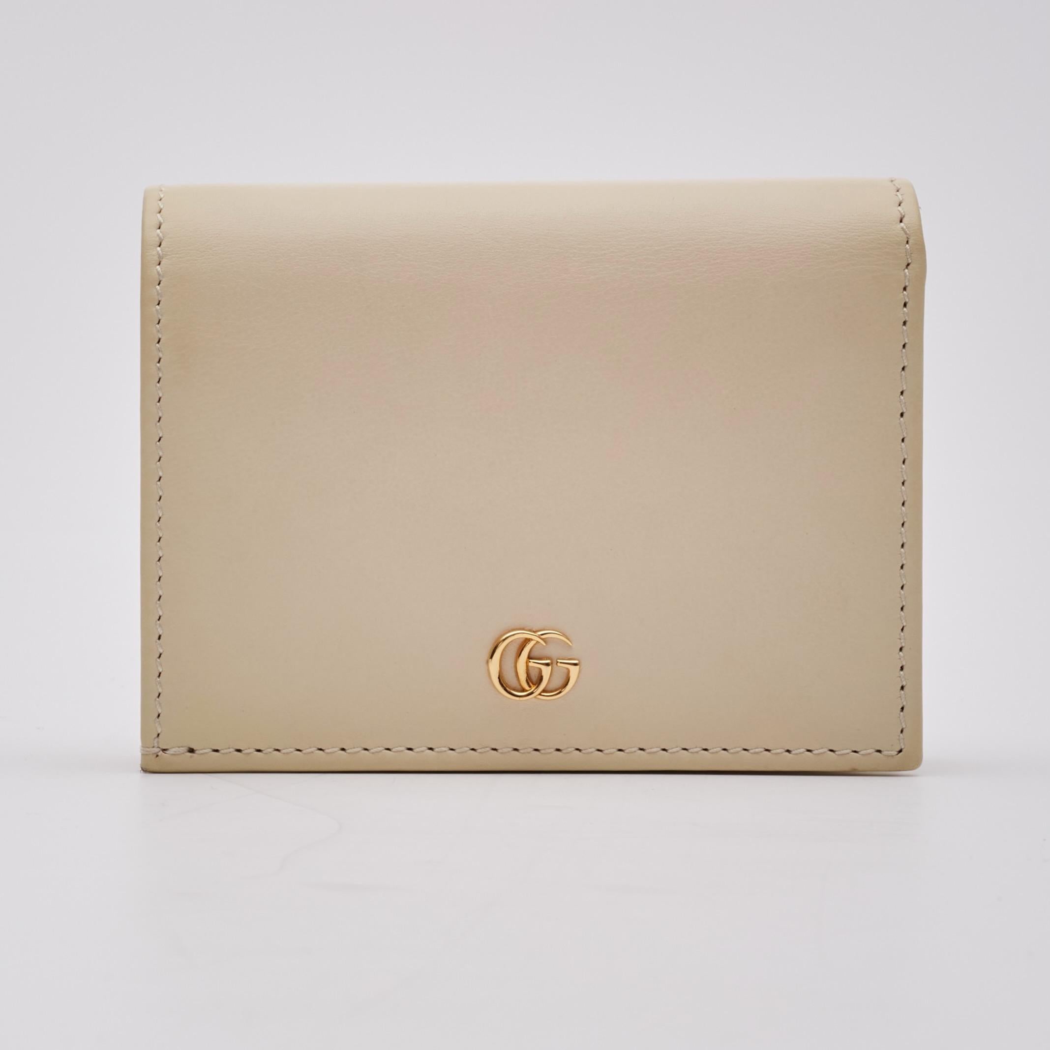 Gucci Calfskin Interlocking G Card Holder Case Mystic White In Excellent Condition For Sale In Montreal, Quebec