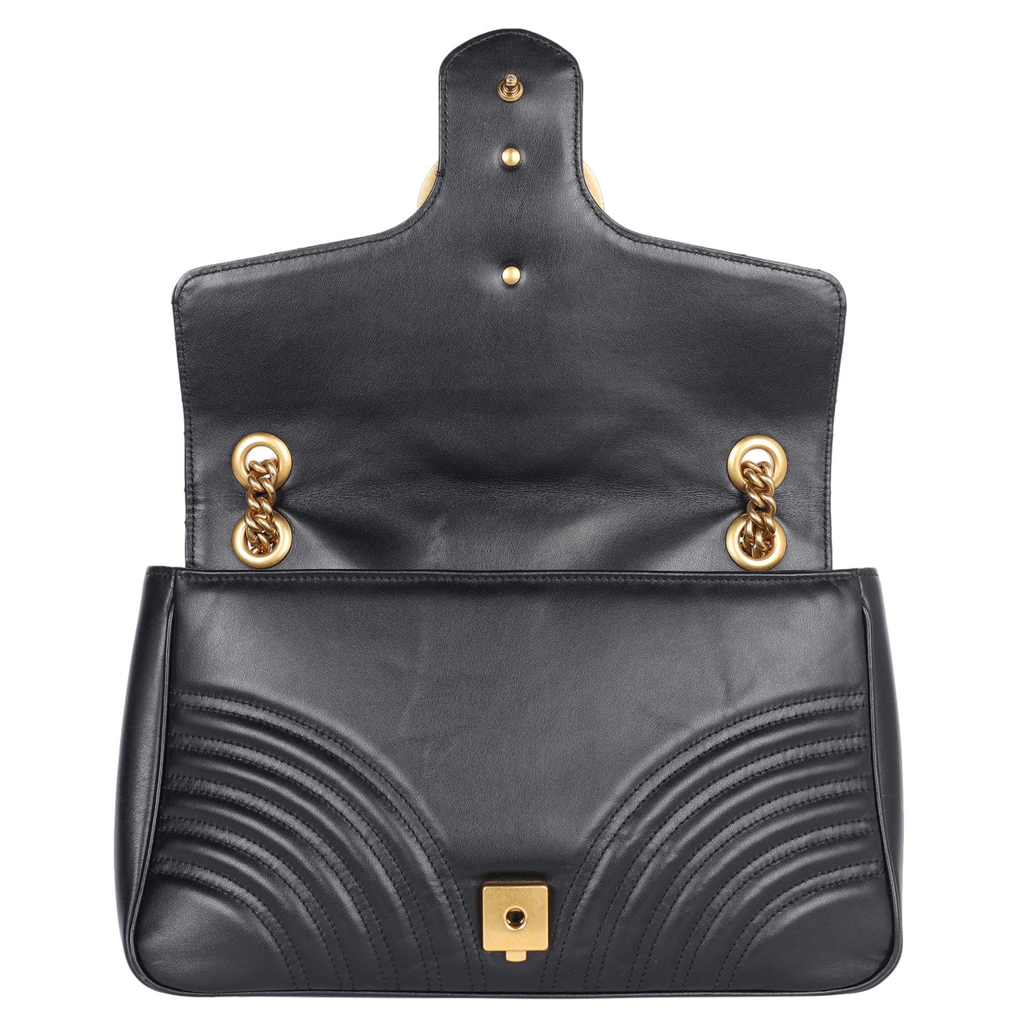 GUCCI Matelasse en cuir de veau Grand sac à bandoulière GG Marmont Noir en vente 6
