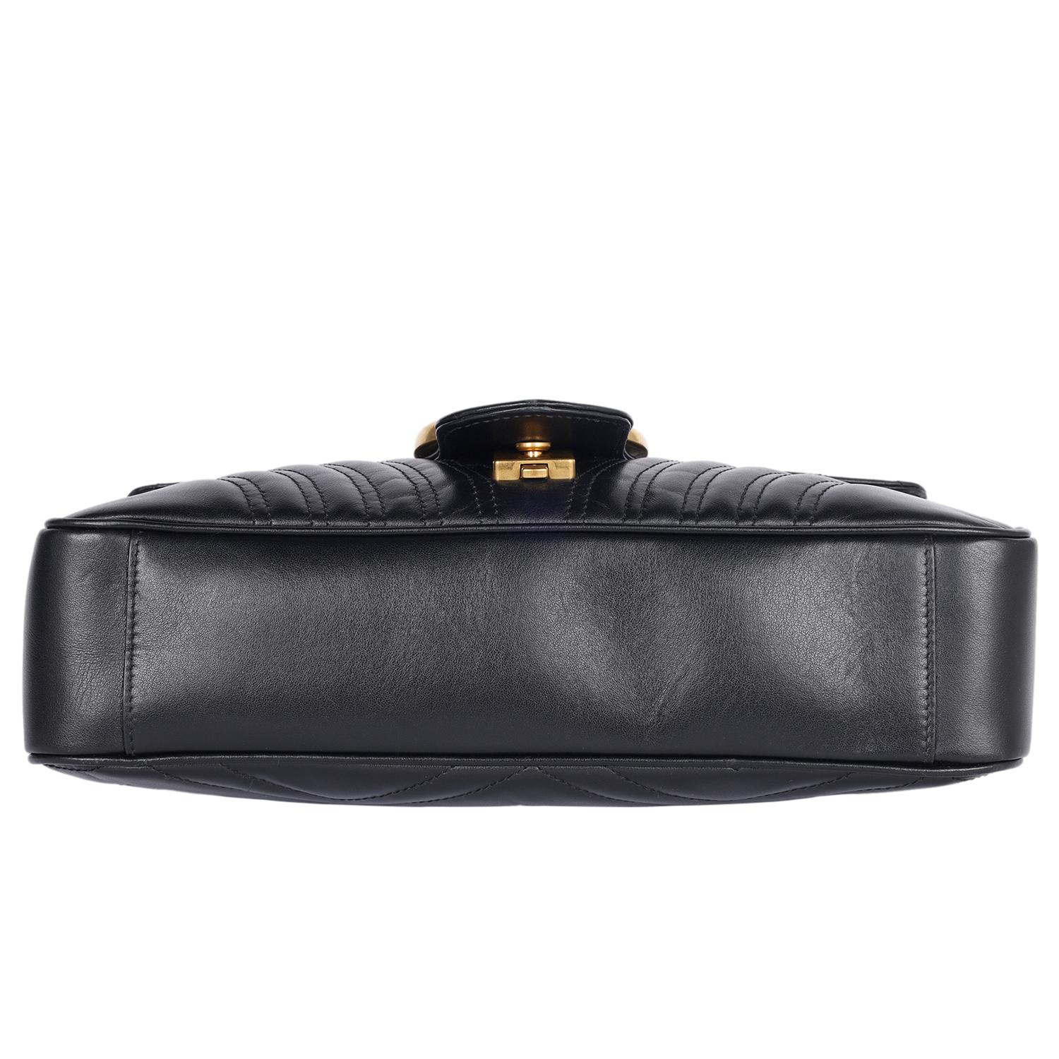 GUCCI Matelasse en cuir de veau Grand sac à bandoulière GG Marmont Noir en vente 5