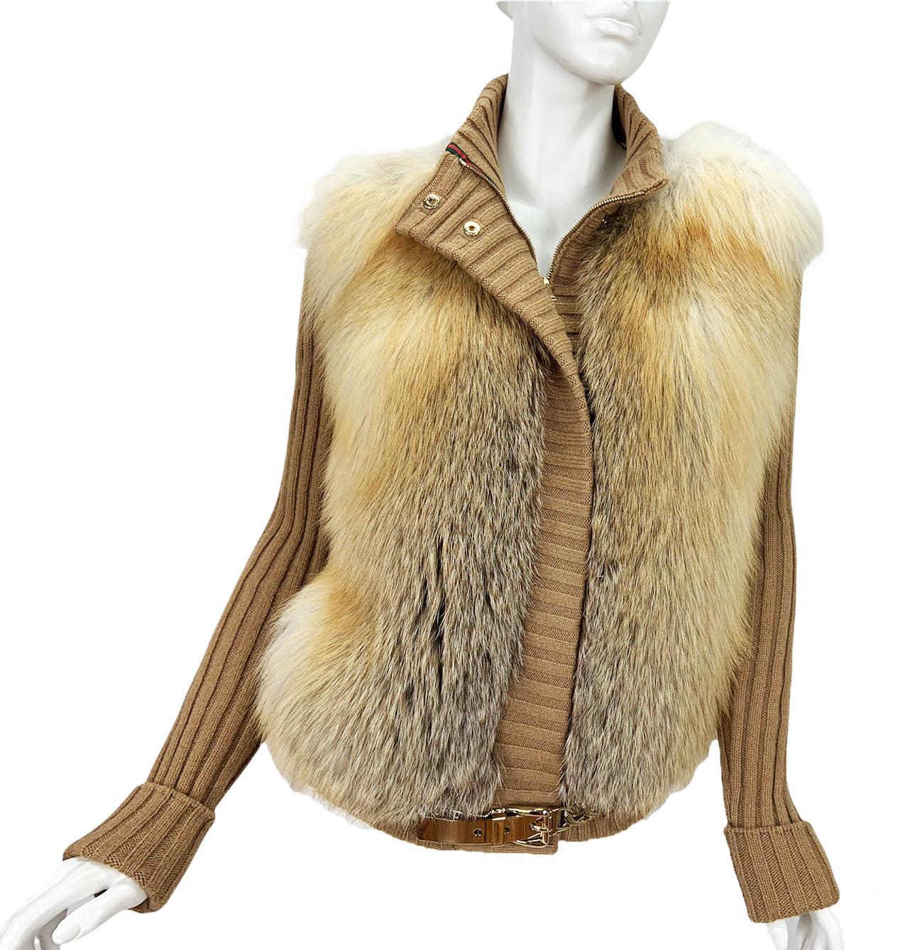 Gucci Camel Hair Fox Fur Knit Cardigan Jacket
Designer size - L
100% Camel Hair, Fox Fur Front, Two Side Pockets, Gold - Tone Chain Buckle Metal Belt, Hidden Zip and Snaps Closure, Fully Lined.
Measurements: Length - 23 inches, Bust - 34