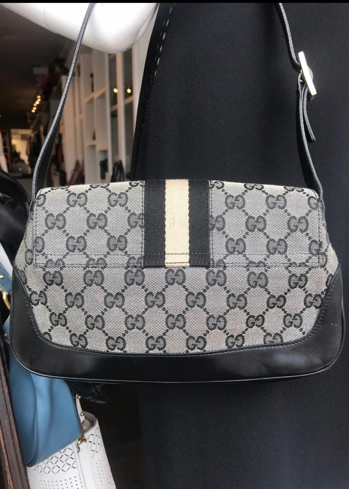 Gucci Canvas Front Flap Shoulder Bag In Good Condition For Sale In Roslyn, NY