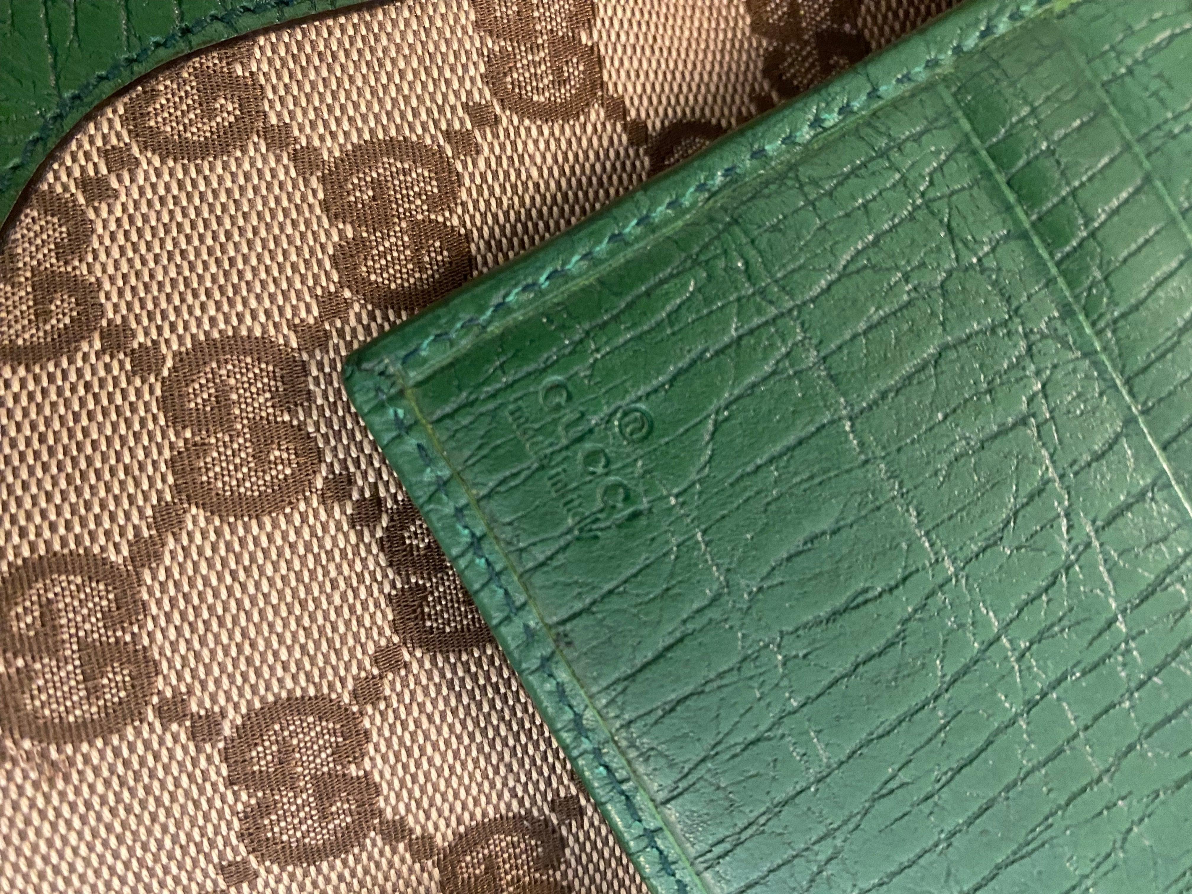 Women's Gucci Canvas Turnlock Jackie shoulder bag and matching purse For Sale