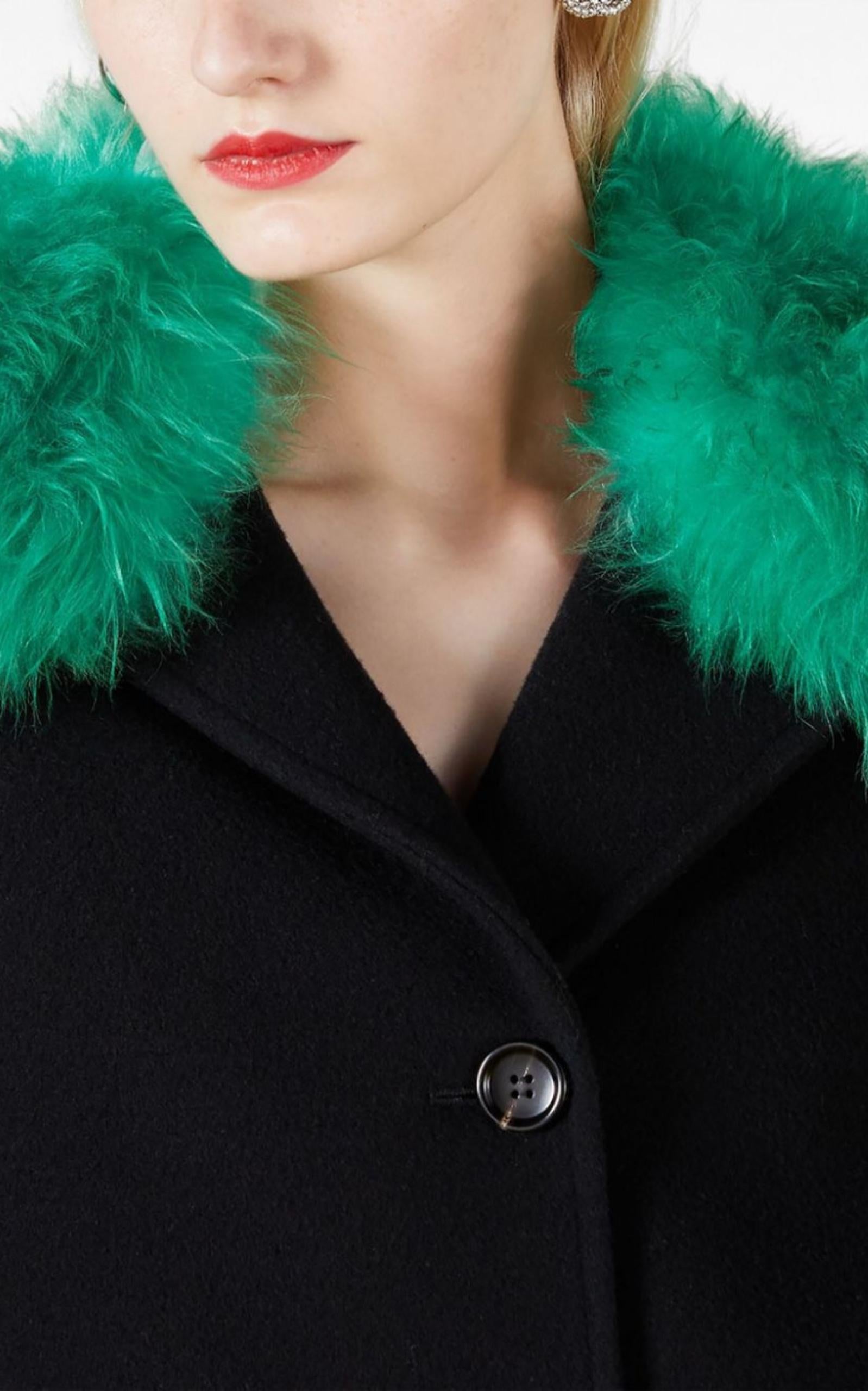 Gucci Cashmere Wool Coat with Shearling-collar  IT 44 For Sale 5