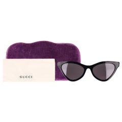 Gucci Cat-Eye Sunglasses With A 'GG' Logo Detail