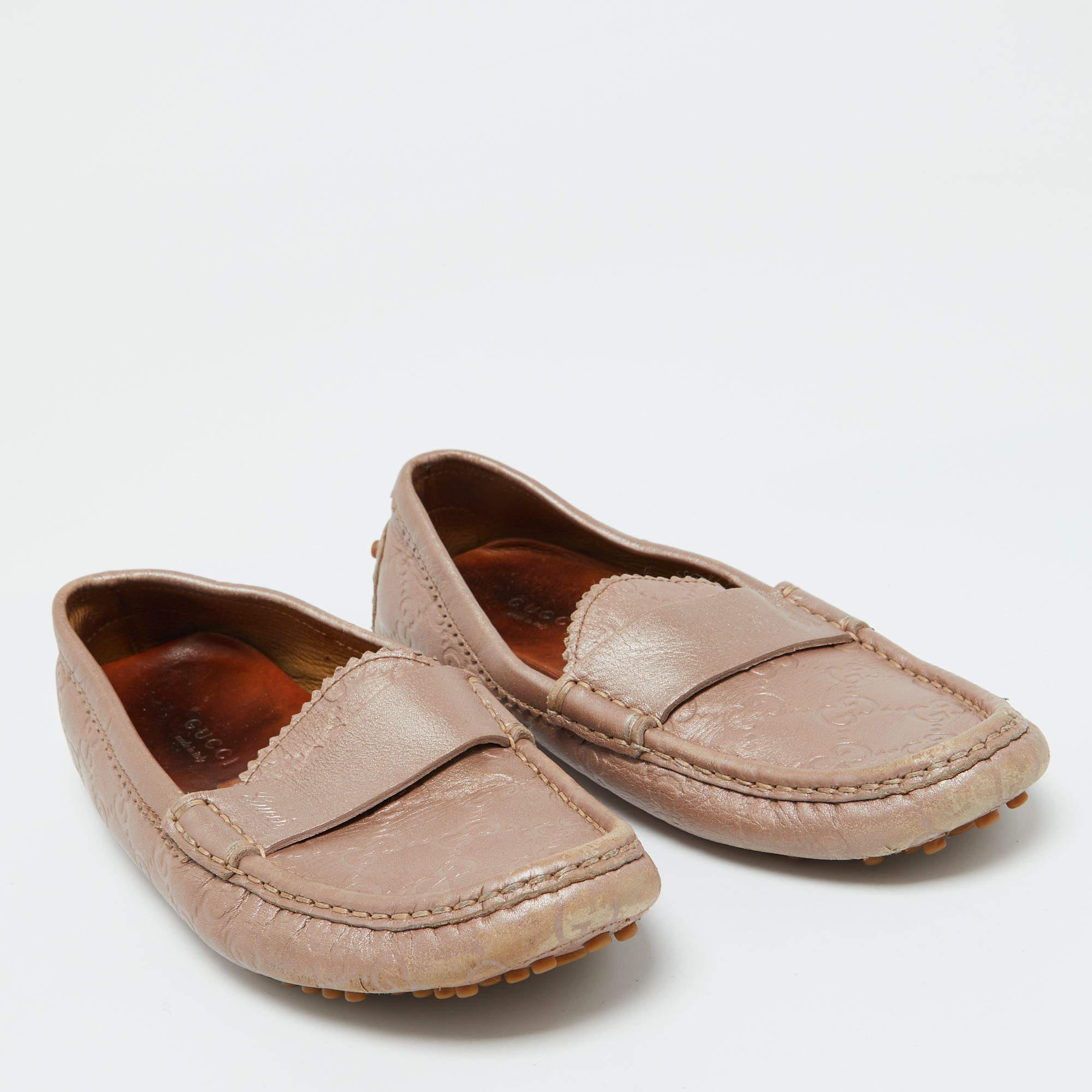 Gucci Champán Rosa Guccissima Piel Mocasines Slip On Talla 35.5 en Bastante bueno estado para la venta en Dubai, Al Qouz 2