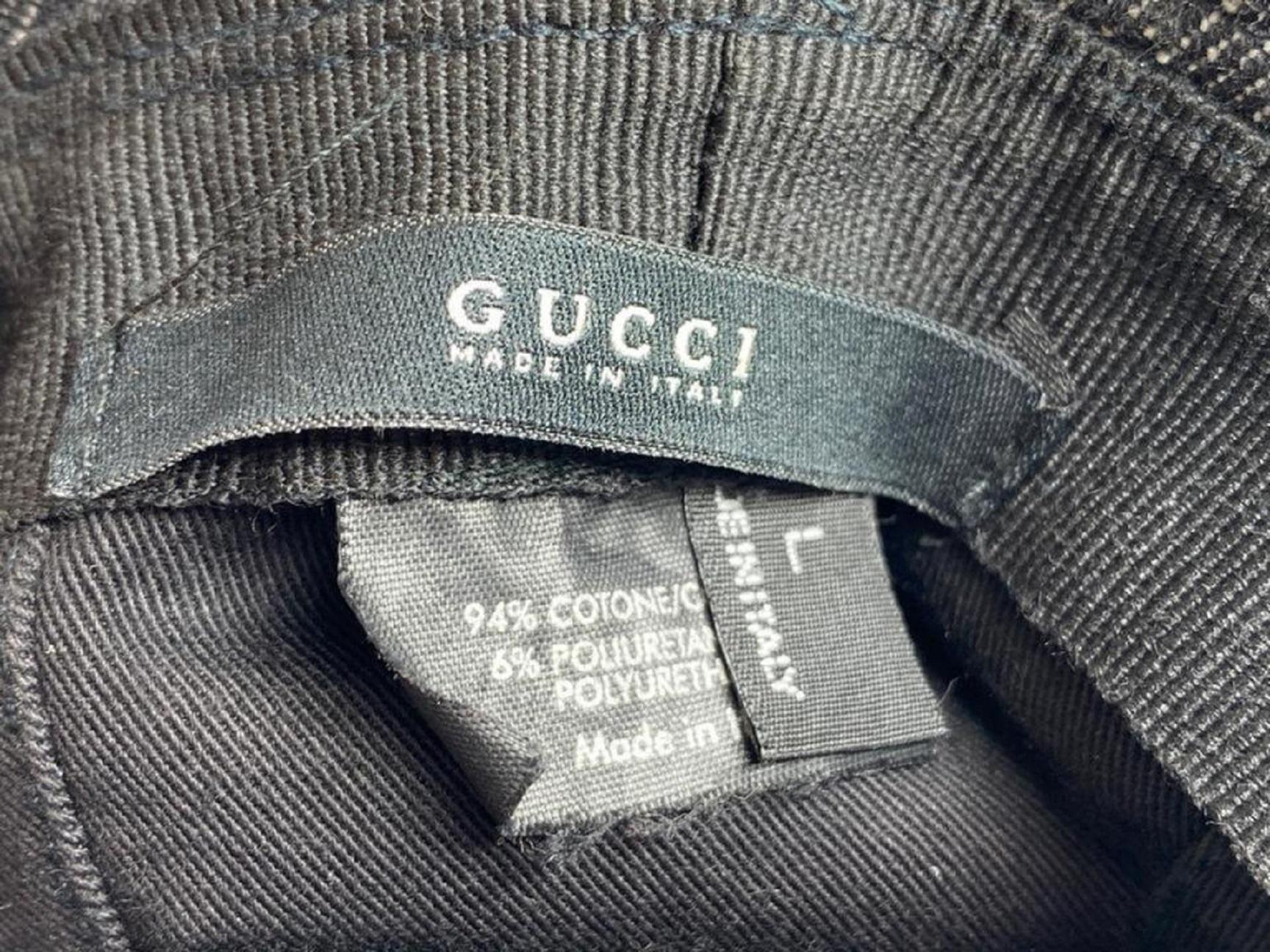 Holzkohlefarbener Hut mit Monogramm aus schwarzem Denim von Gucci 4gg610 im Angebot 6