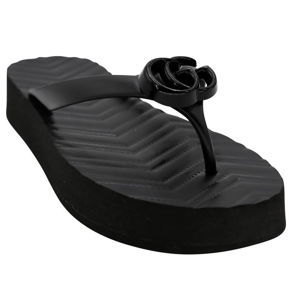 Gucci Chevron Thong sz 37 Sandal GG Slides Flip GG-S0510P-0003 In Good Condition For Sale In Downey, CA