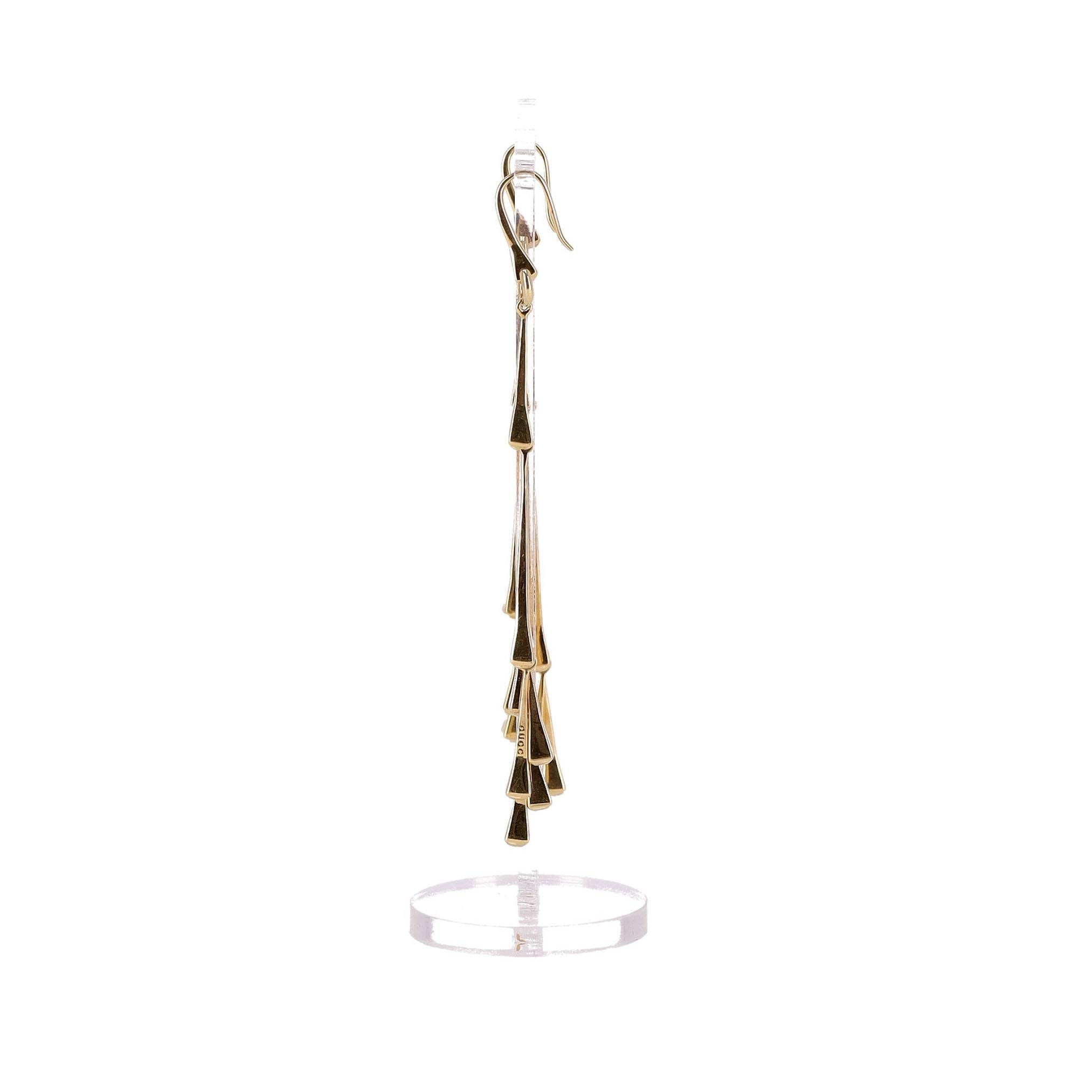 Orecchini con nappe in oro 18 carati Gucci Chiodo in vendita 1
