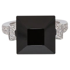 Bague Gucci "Chiodo" en or blanc 18 carats, onyx noir et diamants
