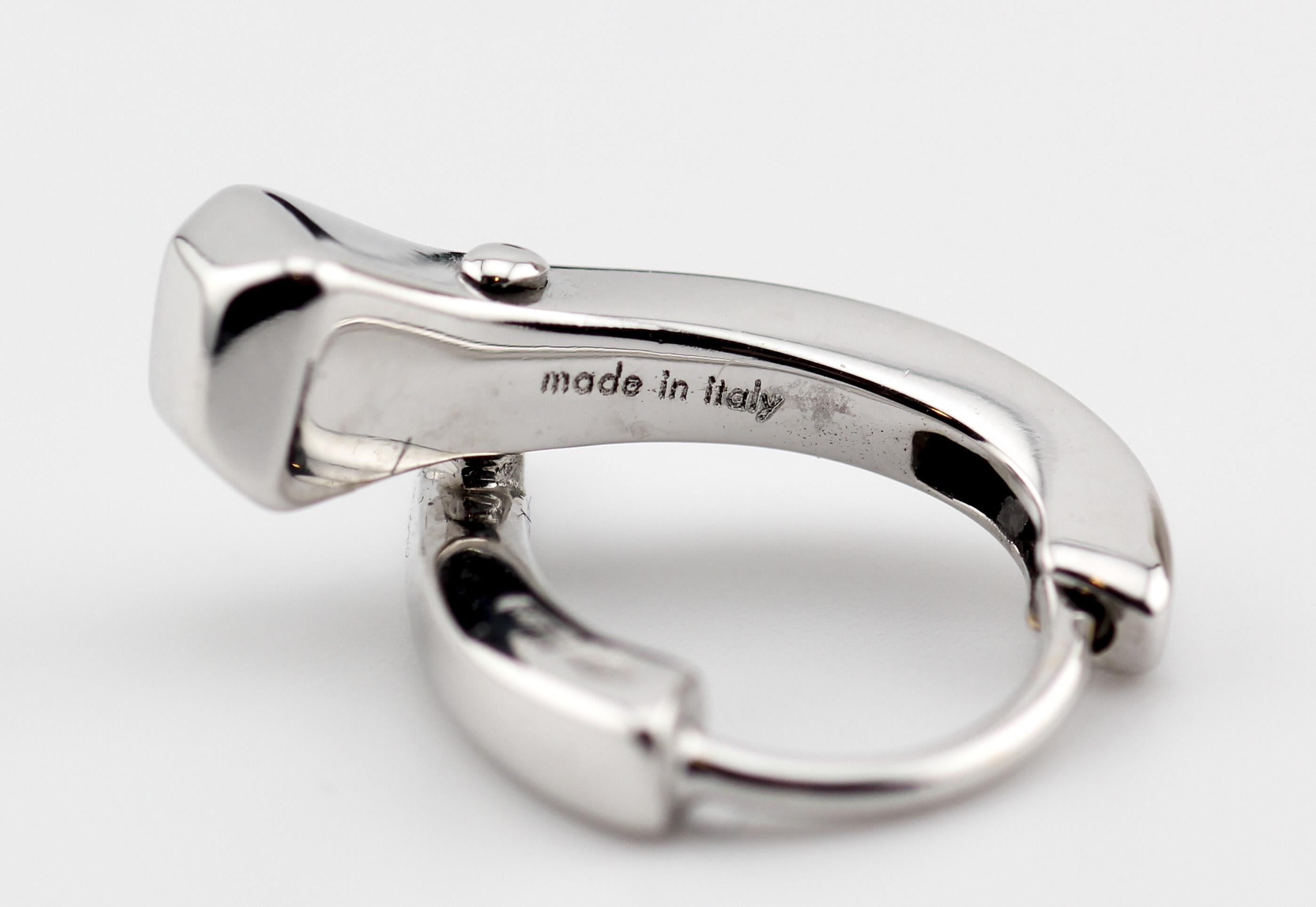 Contemporary Gucci Chiodo 18k White Gold Huggie Earrings For Sale