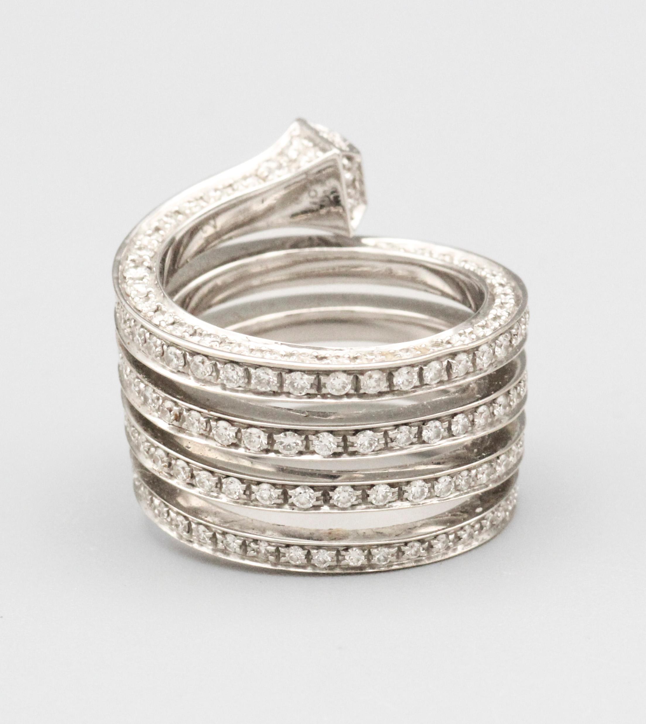 Gucci Chiodo Diamond and 18 Karat White Gold Wrap Around Nail Ring Size 6 In Good Condition For Sale In New York, NY