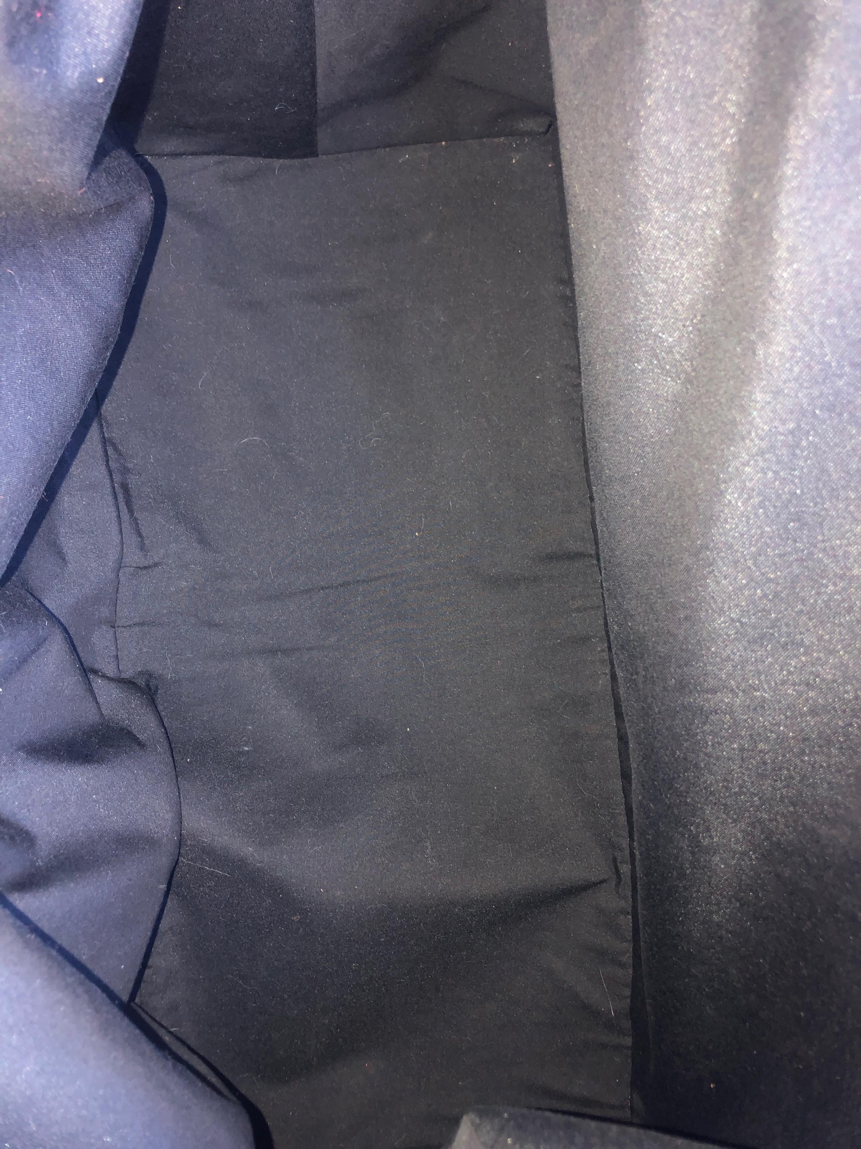 Gucci Classic Soft Black GG Logo Duffle Bag with Strap 5
