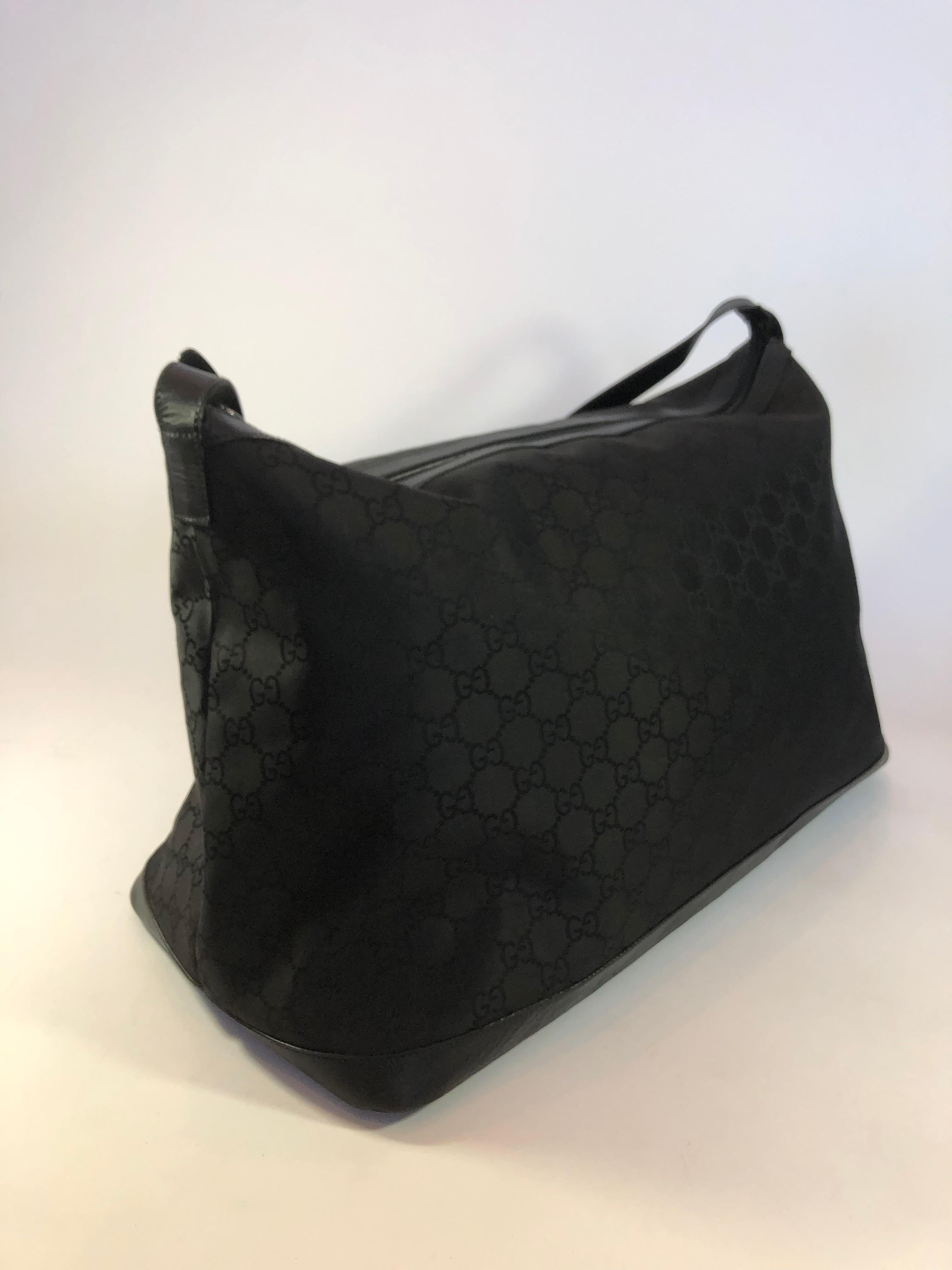 Gucci Classic Soft Black GG Logo Duffle Bag with Strap 2