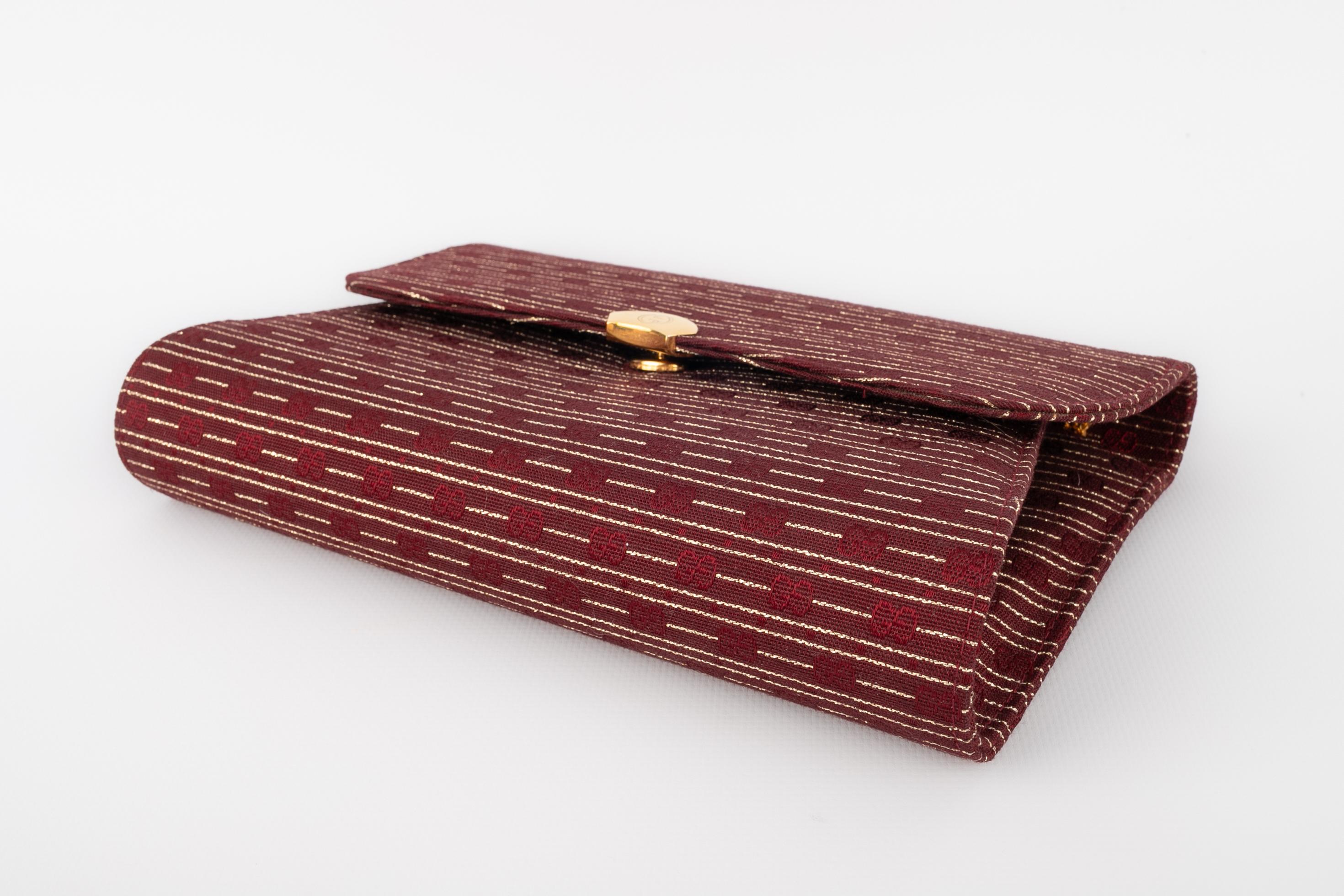 White Gucci clutch bag