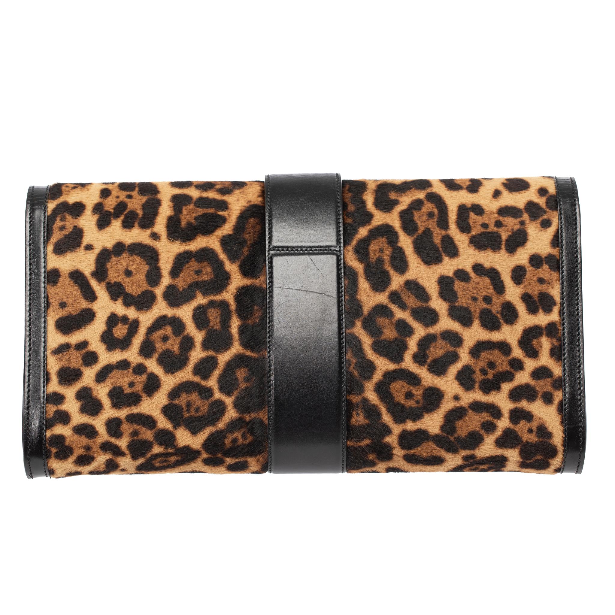 Gucci Clutch With Leopard Print Gold Tone Hardware For Sale 5