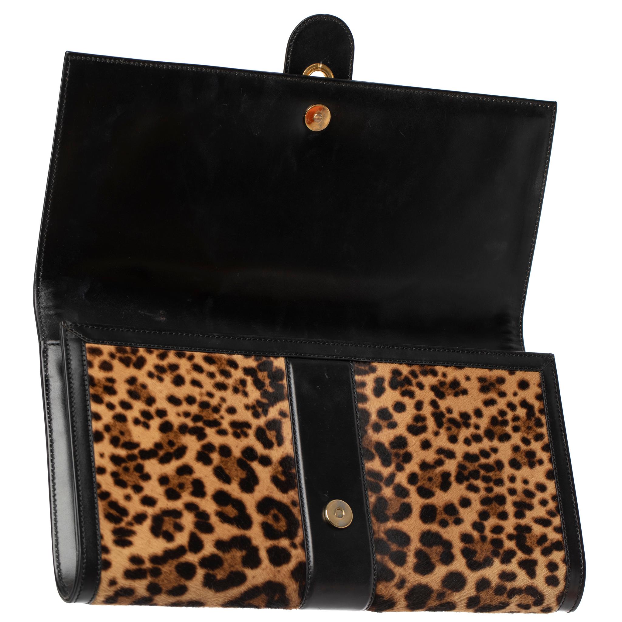 Gucci Clutch With Leopard Print Gold Tone Hardware In Good Condition For Sale In DOUBLE BAY, NSW