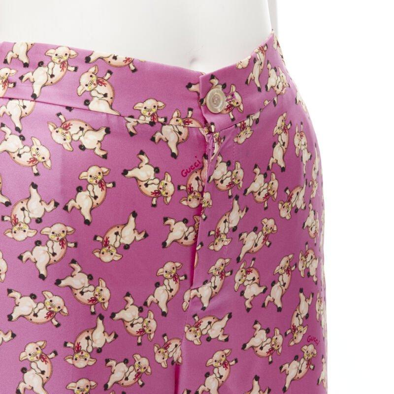 GUCCI CNY 2019 100% silk pink piggy print cropped pajama shorts IT36 XS rare
Reference: ANWU/A00466
Brand: Gucci
Designer: Alessandro Michele
Collection: 2019 Capsule
Material: Silk
Color: Pink
Pattern: Pig
Closure: Zip
Extra Details: Cuffed hem