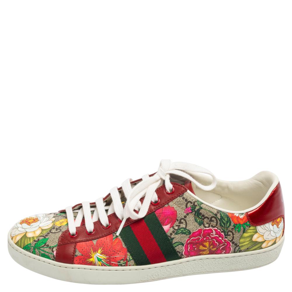 Stacked with signature details, this Gucci pair is rendered in floral canvas and leather and is designed in a low-cut style with lace-up vamps. They have been fashioned with iconic web stripes. Complete with red and green trims carrying the brand