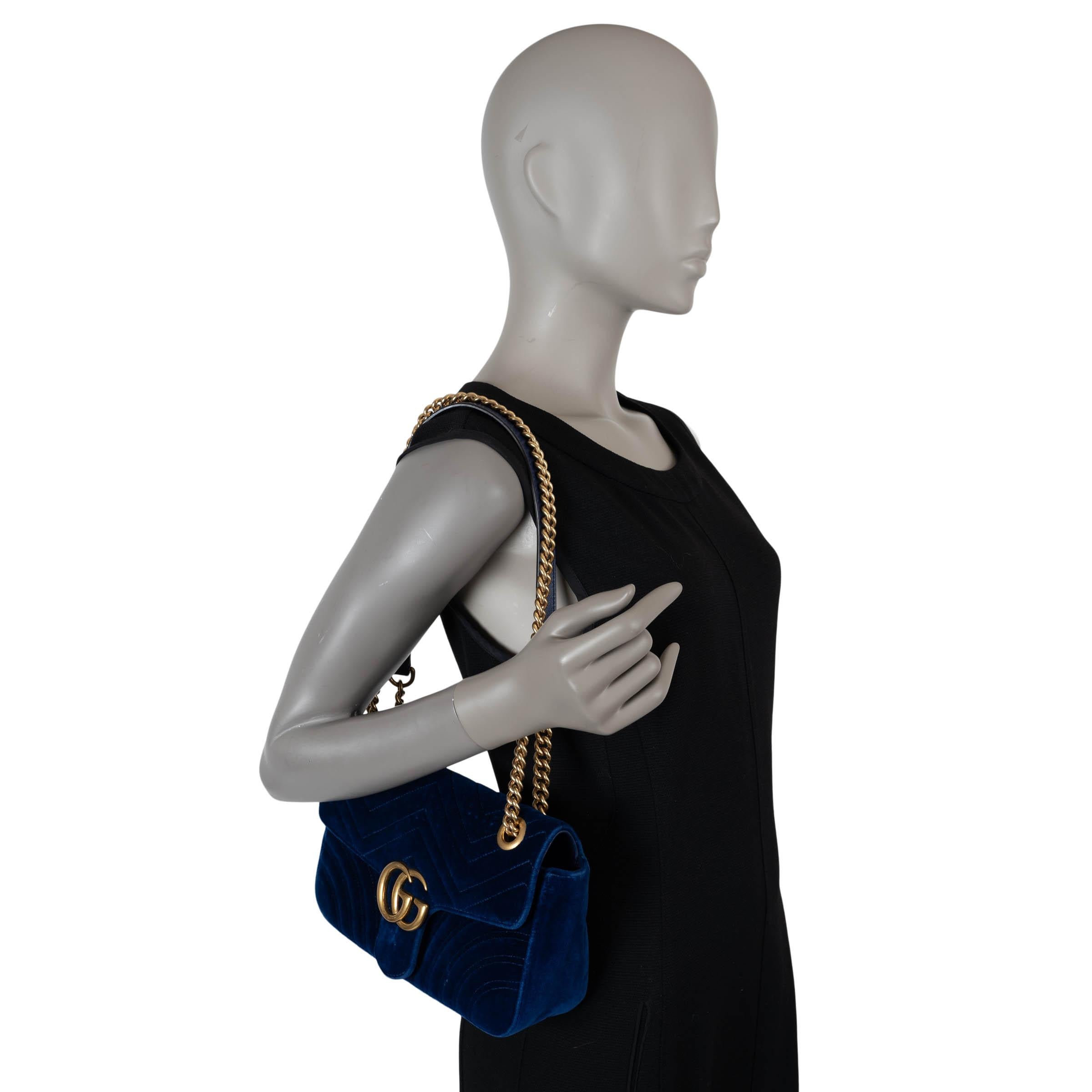 GUCCI Cobalt blue GG MARMONT SMALL MATELASSE VELVET Shoulder Bag For Sale 5