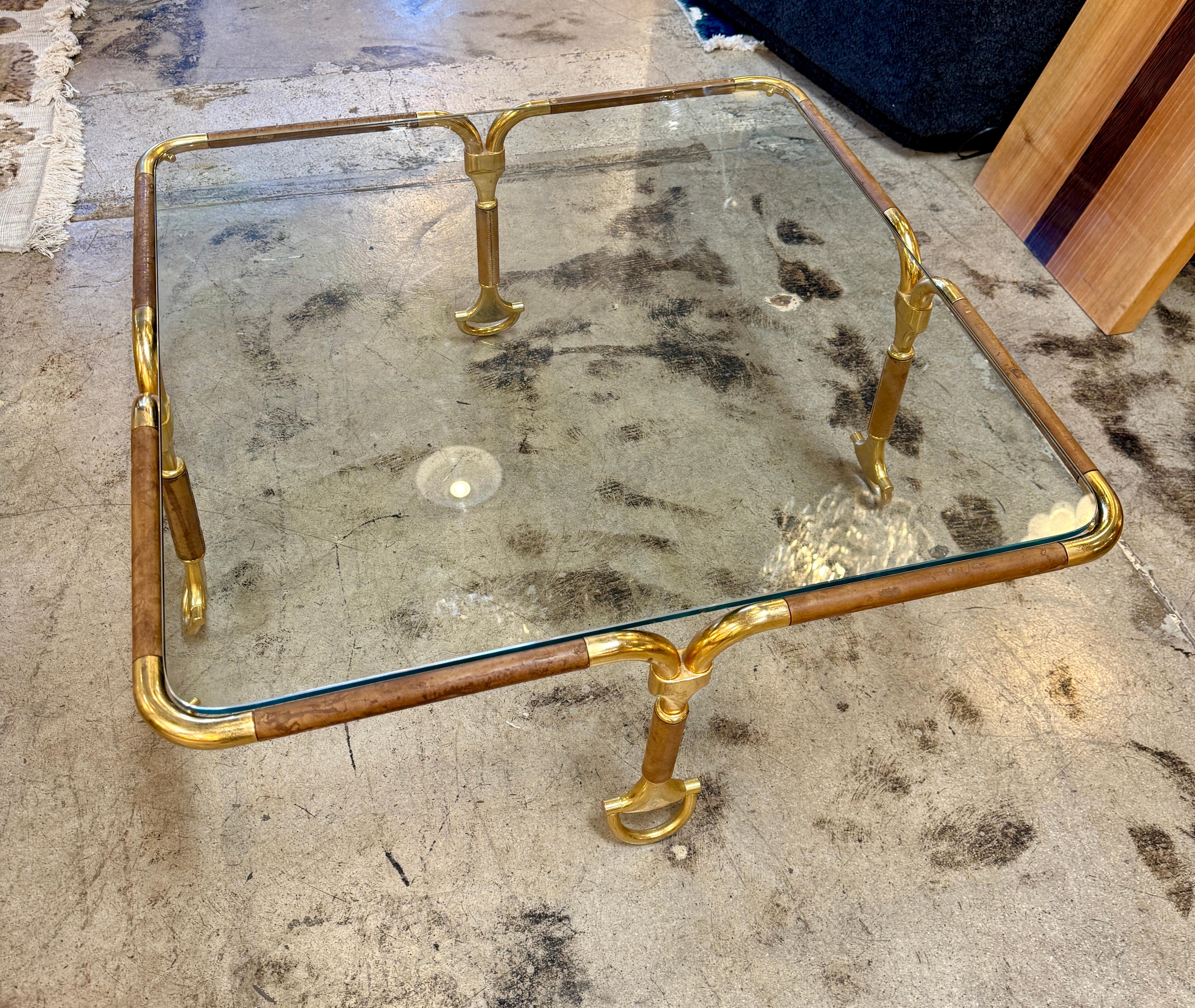 Couchtisch von Gucci aus Messing und Leder, Italien, 70er-Jahre. Sehr selten (Moderne der Mitte des Jahrhunderts)