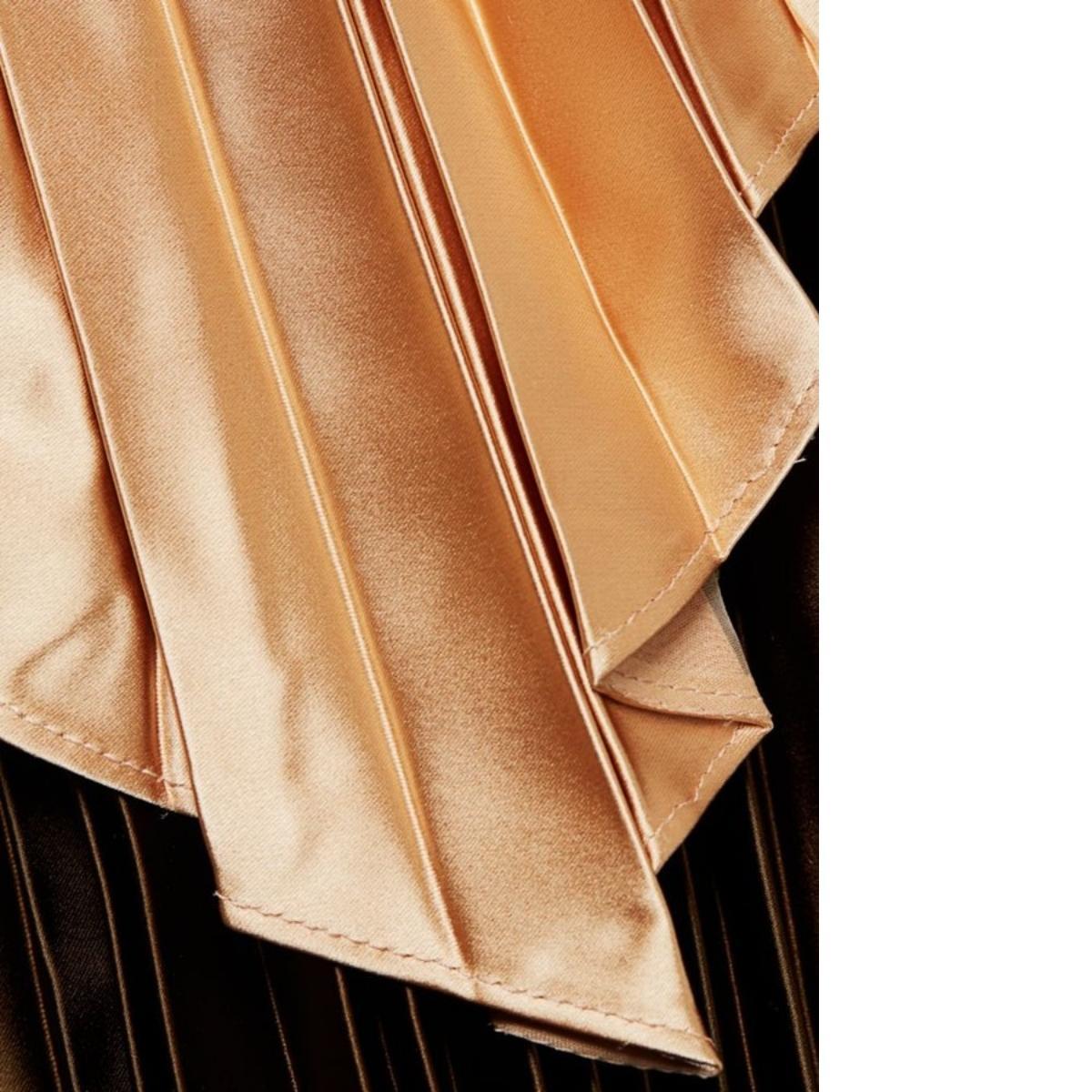 Gucci Colorblock Plisse Cape Dress IT38 - US 2 In New Condition For Sale In Brossard, QC