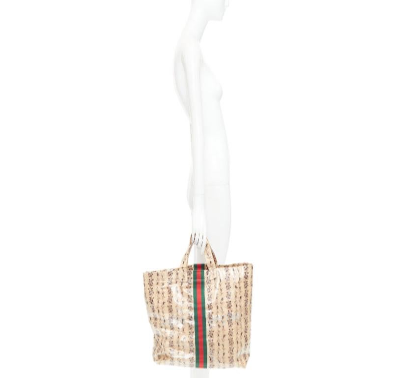 GUCCI COMME DES GARCONS 2021 vert rouge beige vinyle pvc sherry papier tote bag
Référence : TGAS/F00429
Marque : Gucci
Designer : Alessandro Michele
Collectional : Comme des Garcons
Matériau : PVC, papier
Couleur : Beige, Rouge
Motif :