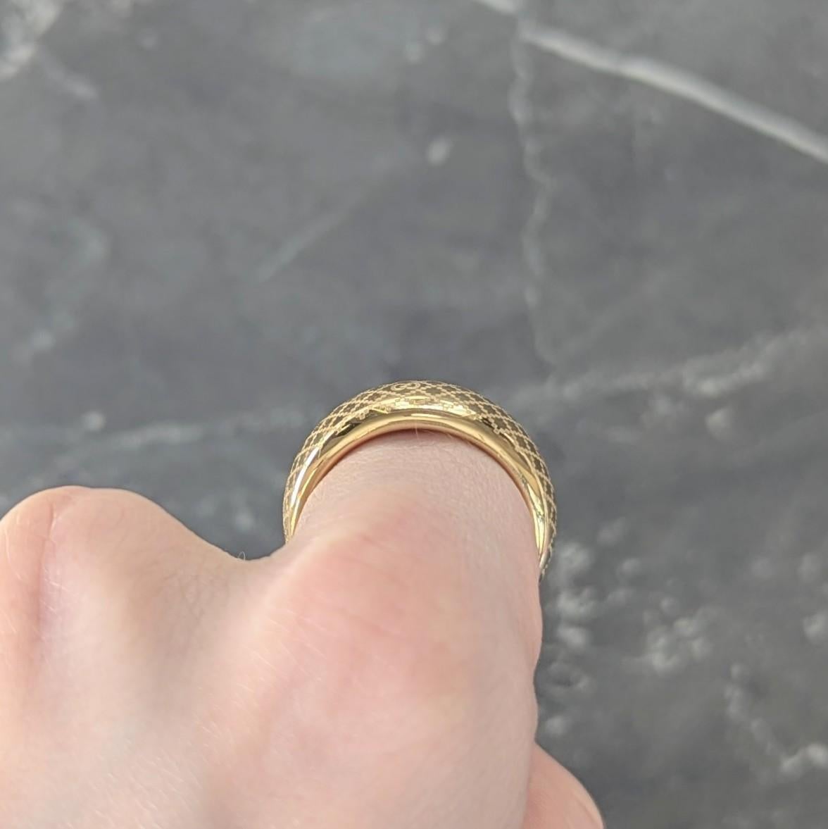 Gucci Contemporary 18 Karat Yellow Gold Diamantissima Wide Band Ring For Sale 6